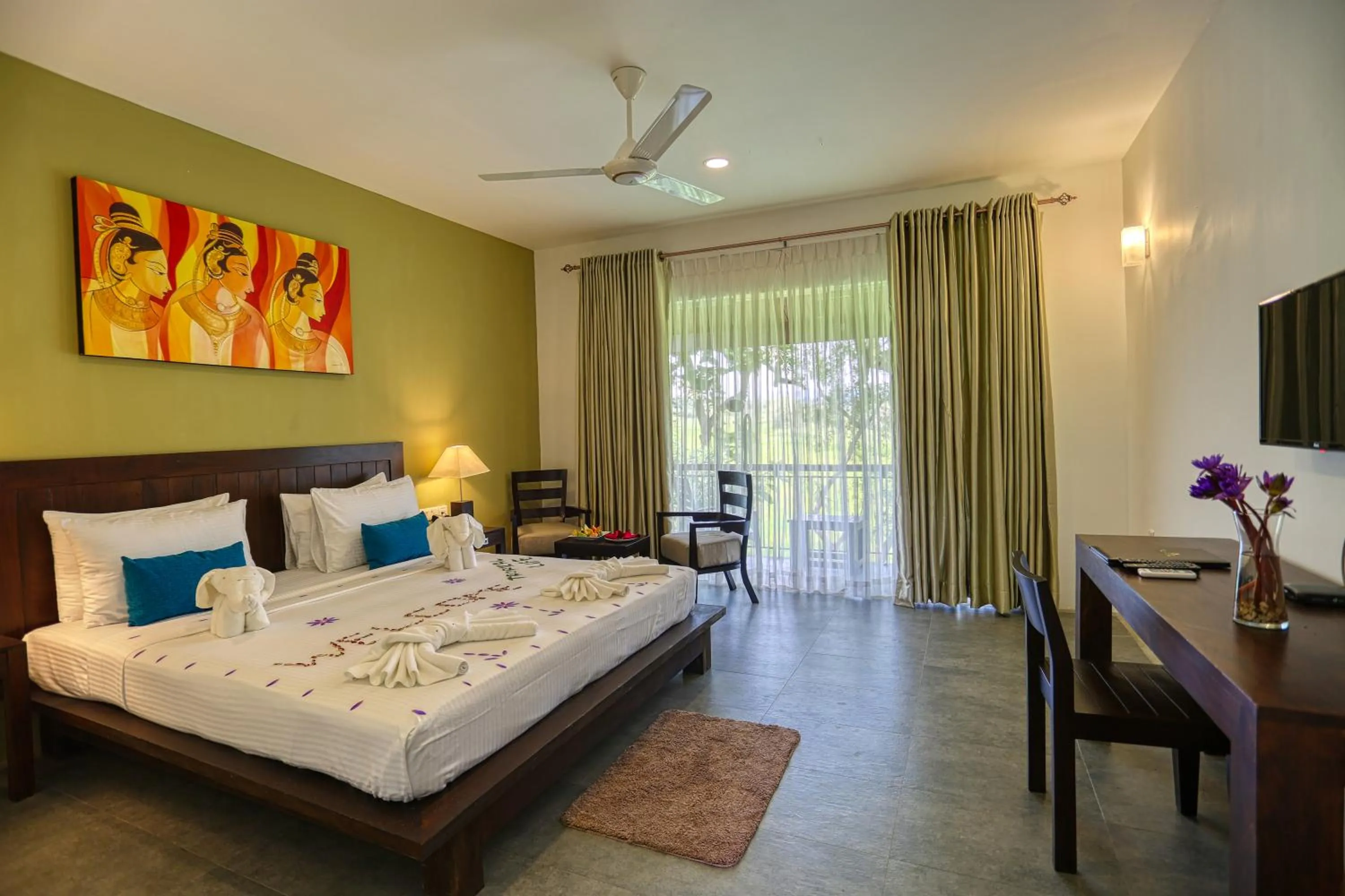 Bed in Tropical Life Resort and Spa