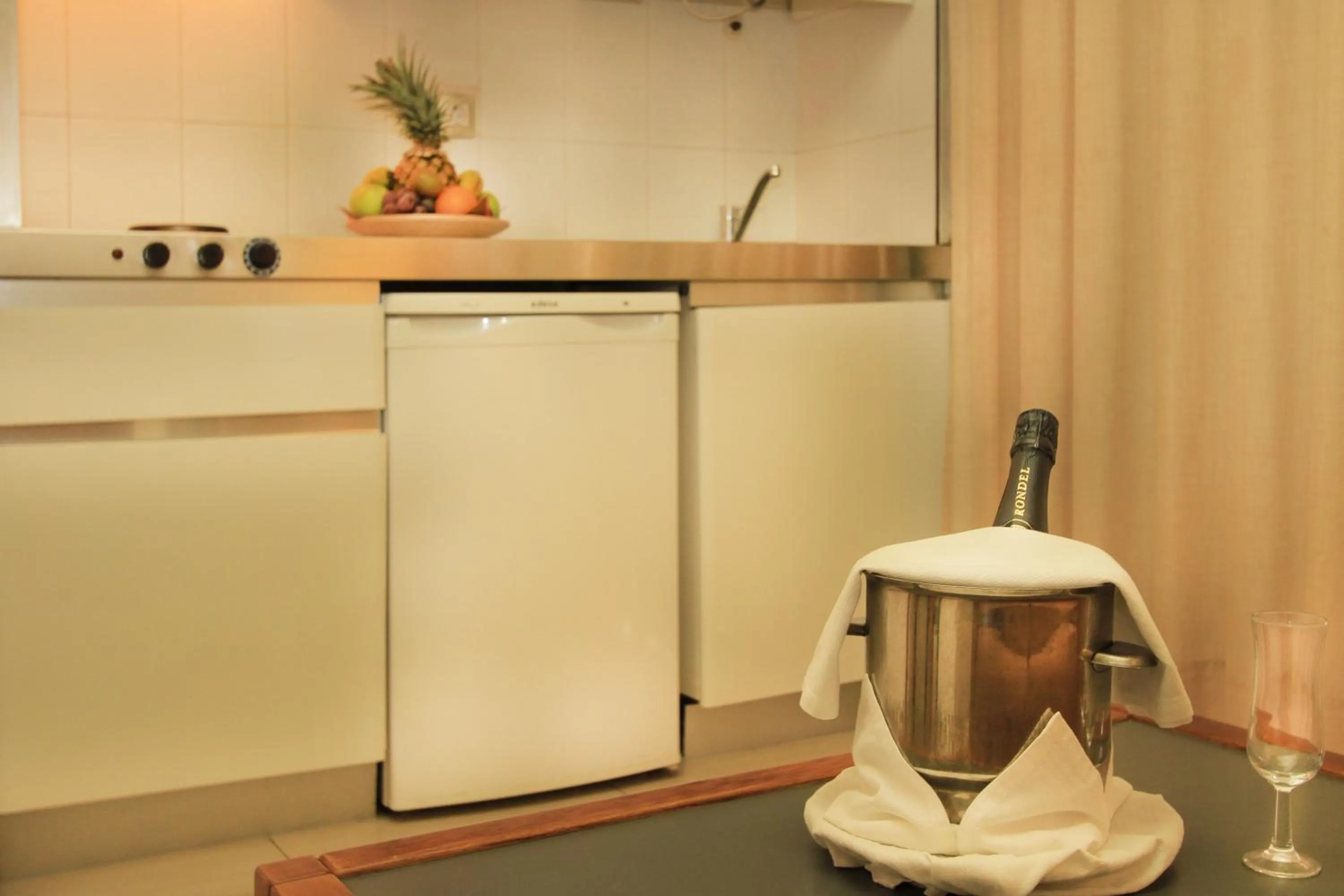 Kitchen or kitchenette in Udalla Park - Hotel & Apartamentos