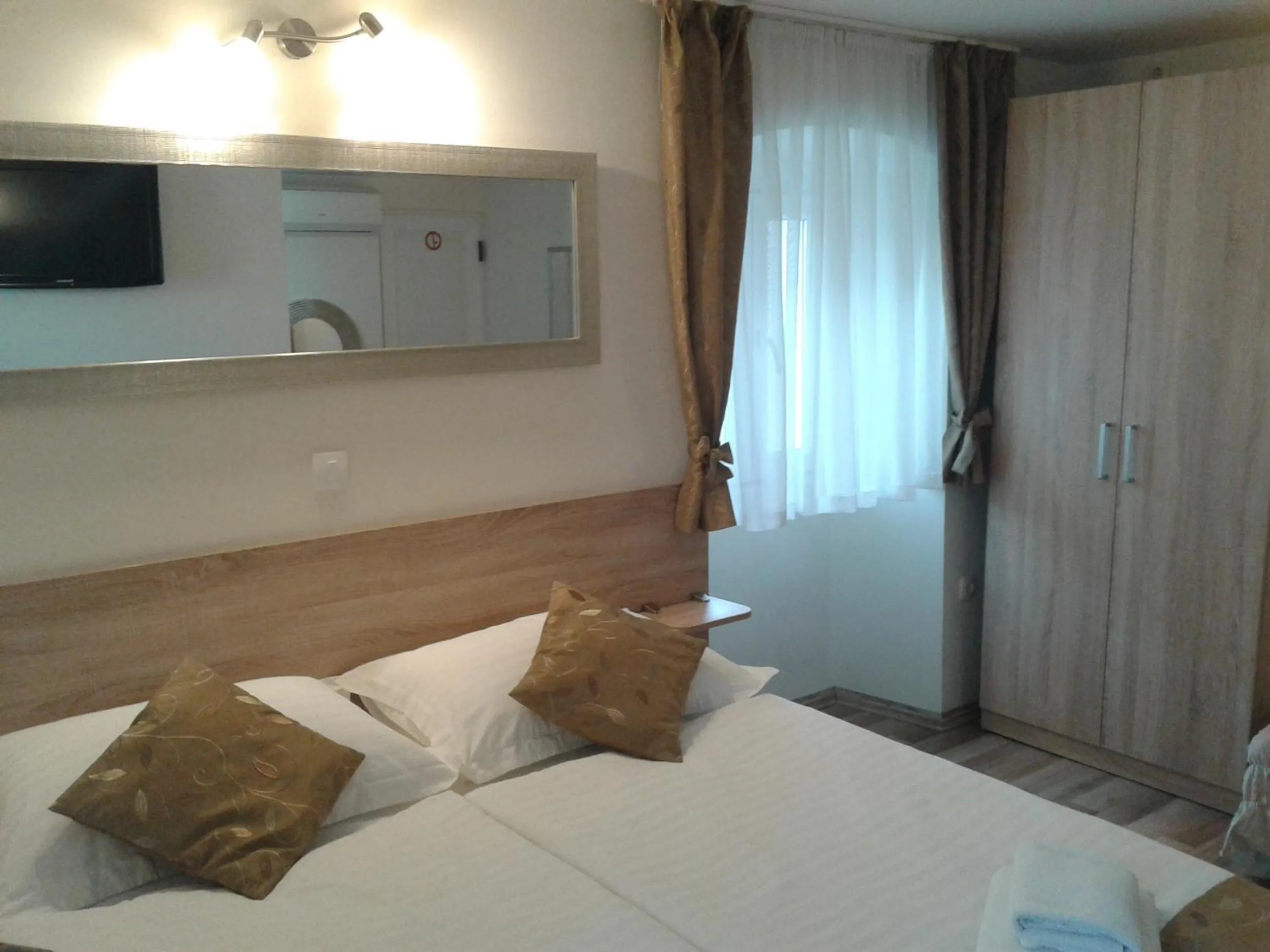 Bedroom, Bed in B&B Central Palace Heritage