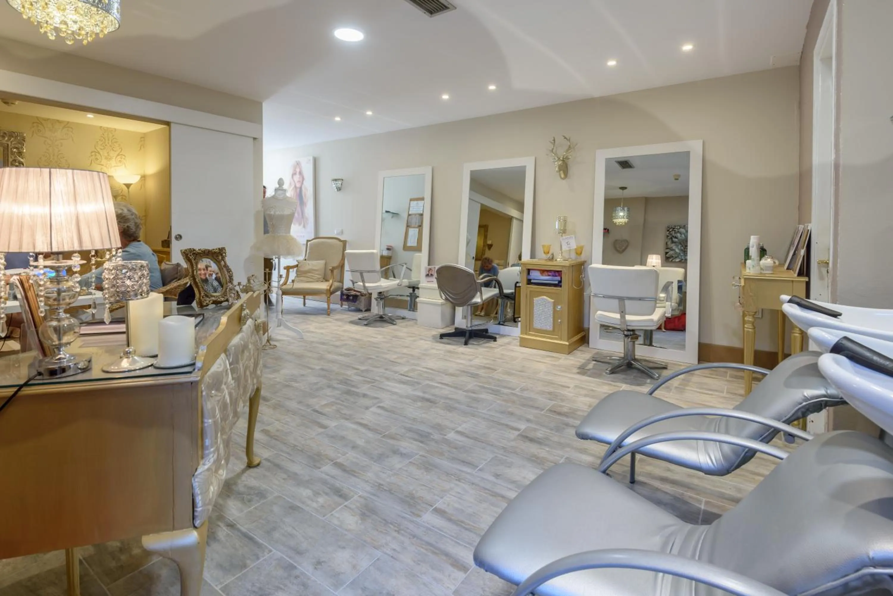 Area and facilities in Ona Pearly Grey