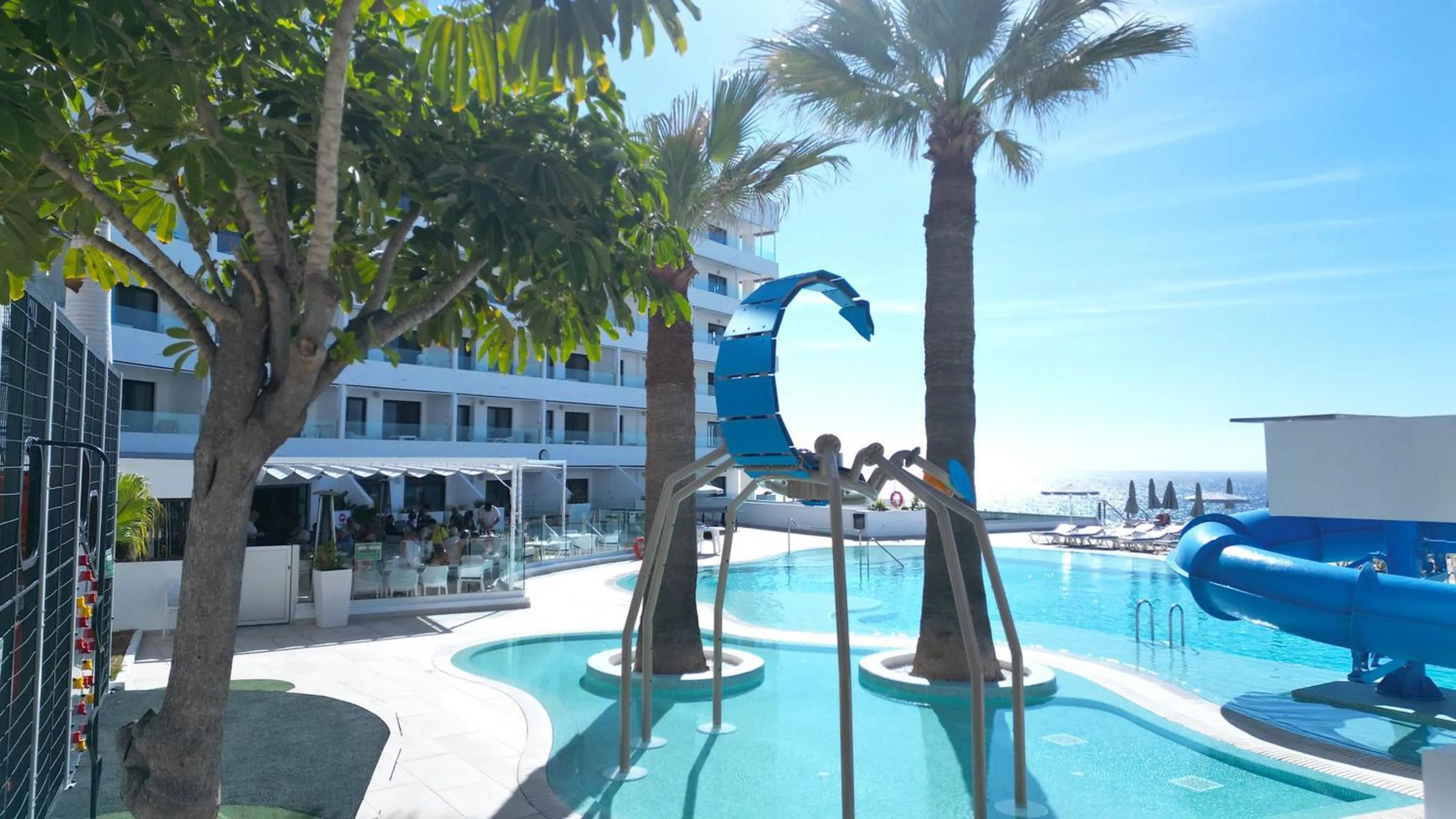 Pool view in Ona Pearly Grey