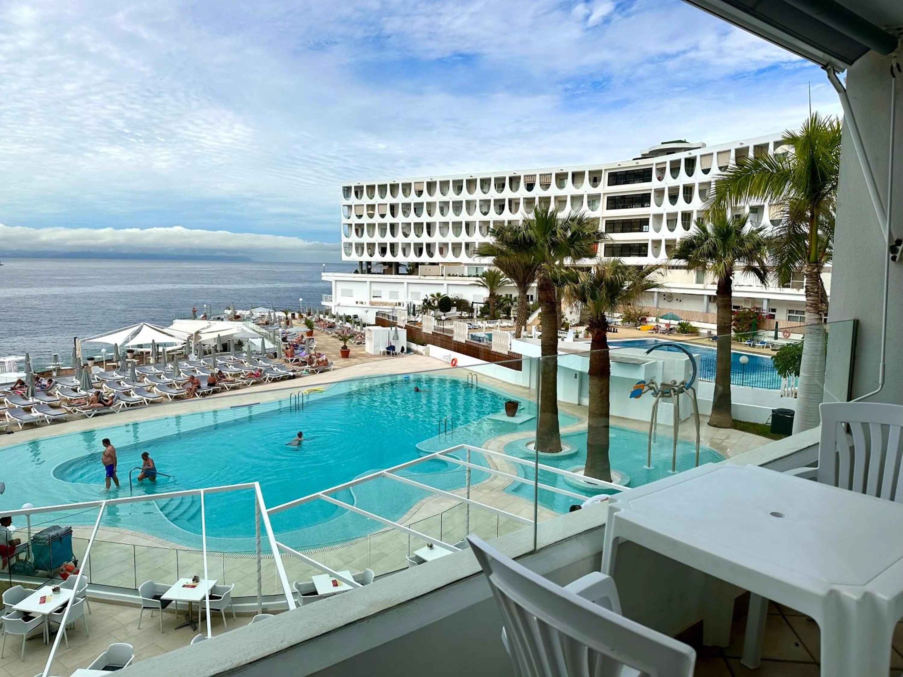 Balcony/Terrace in Ona Pearly Grey