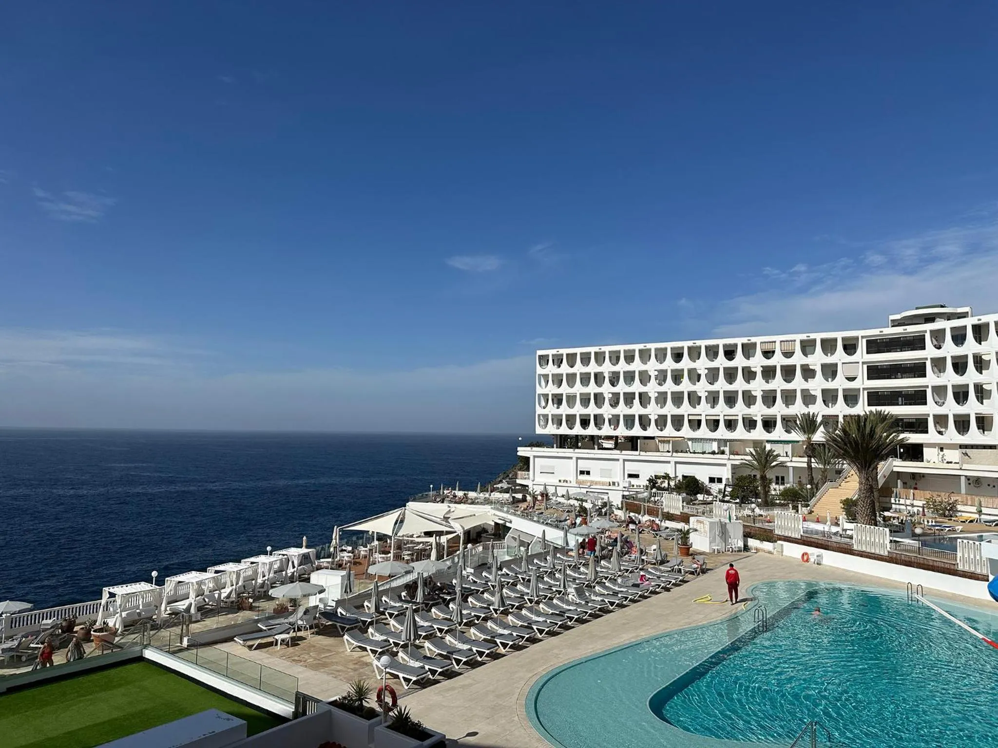 Pool view in Ona Pearly Grey
