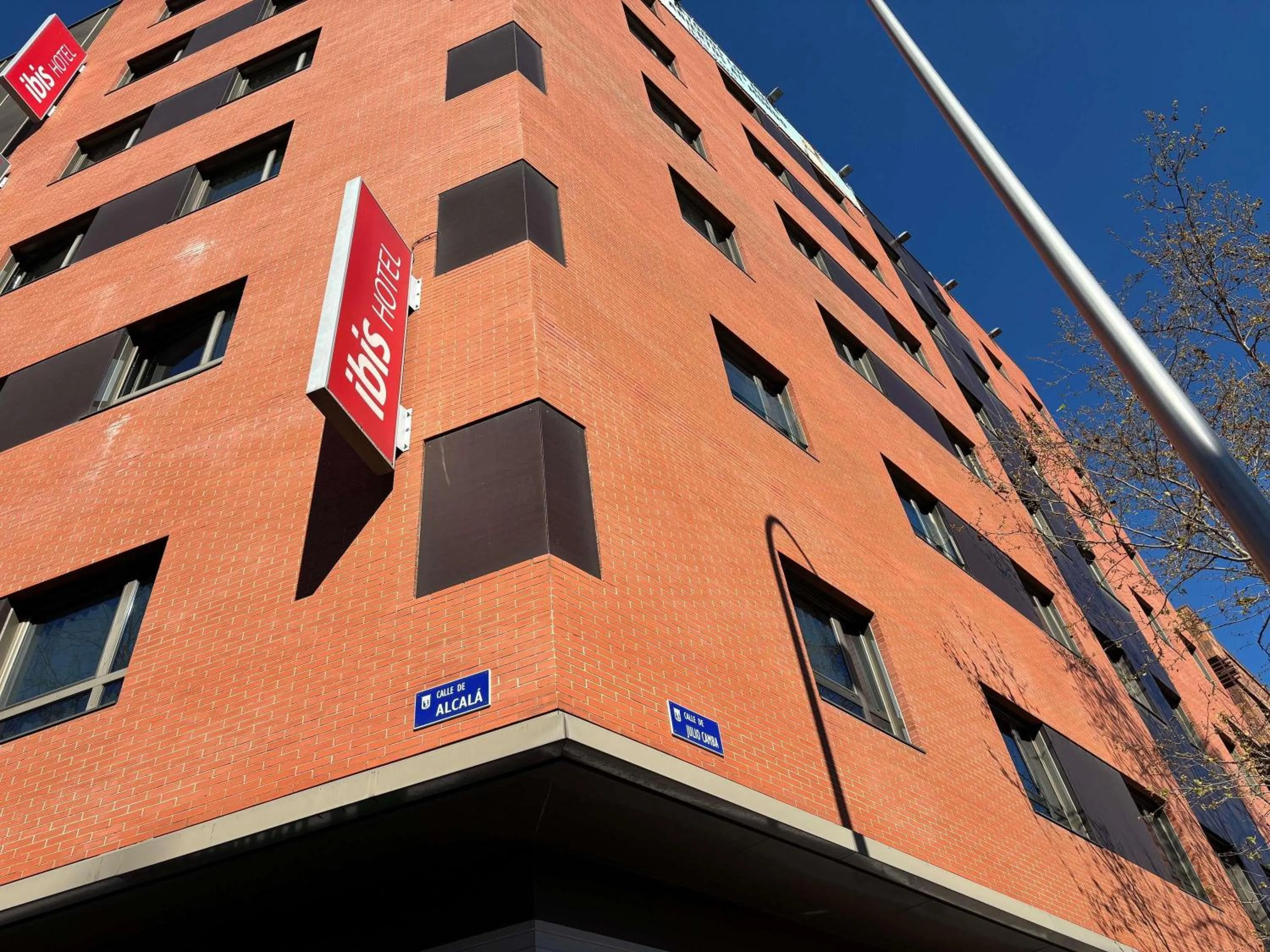 Property building in Ibis Madrid Centro las Ventas
