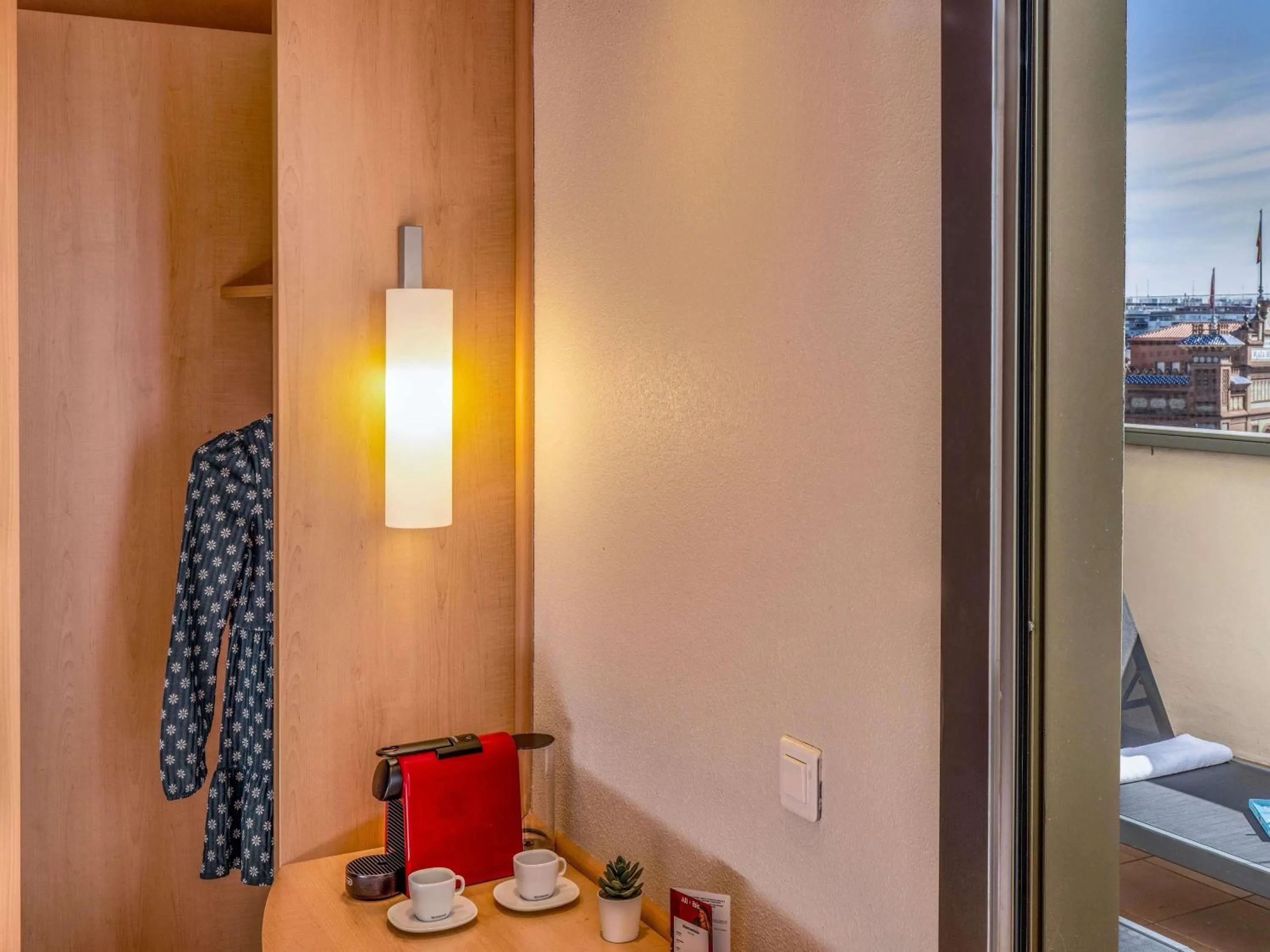 Bedroom in Ibis Madrid Centro las Ventas