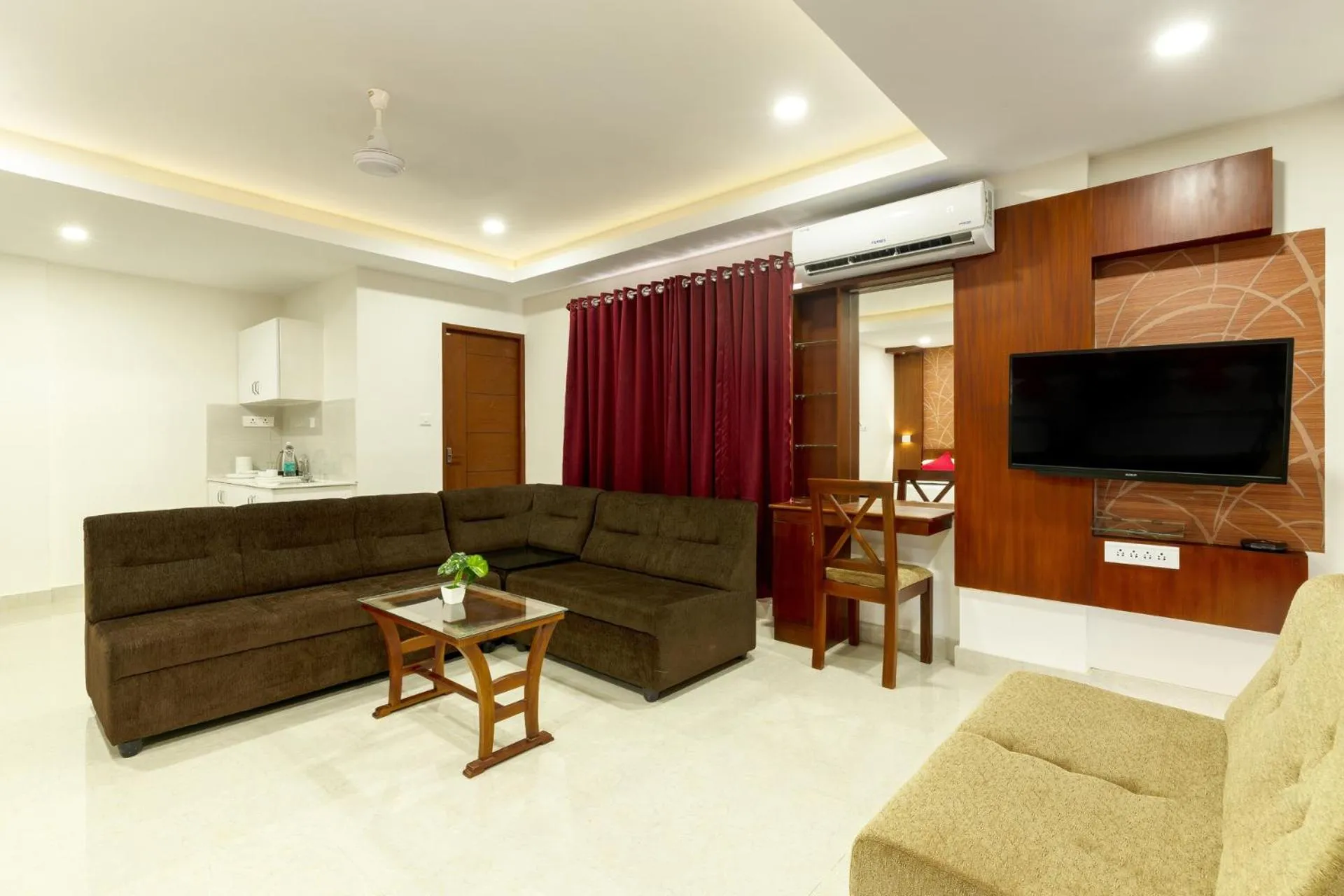 TV and multimedia in Burooj Hotel