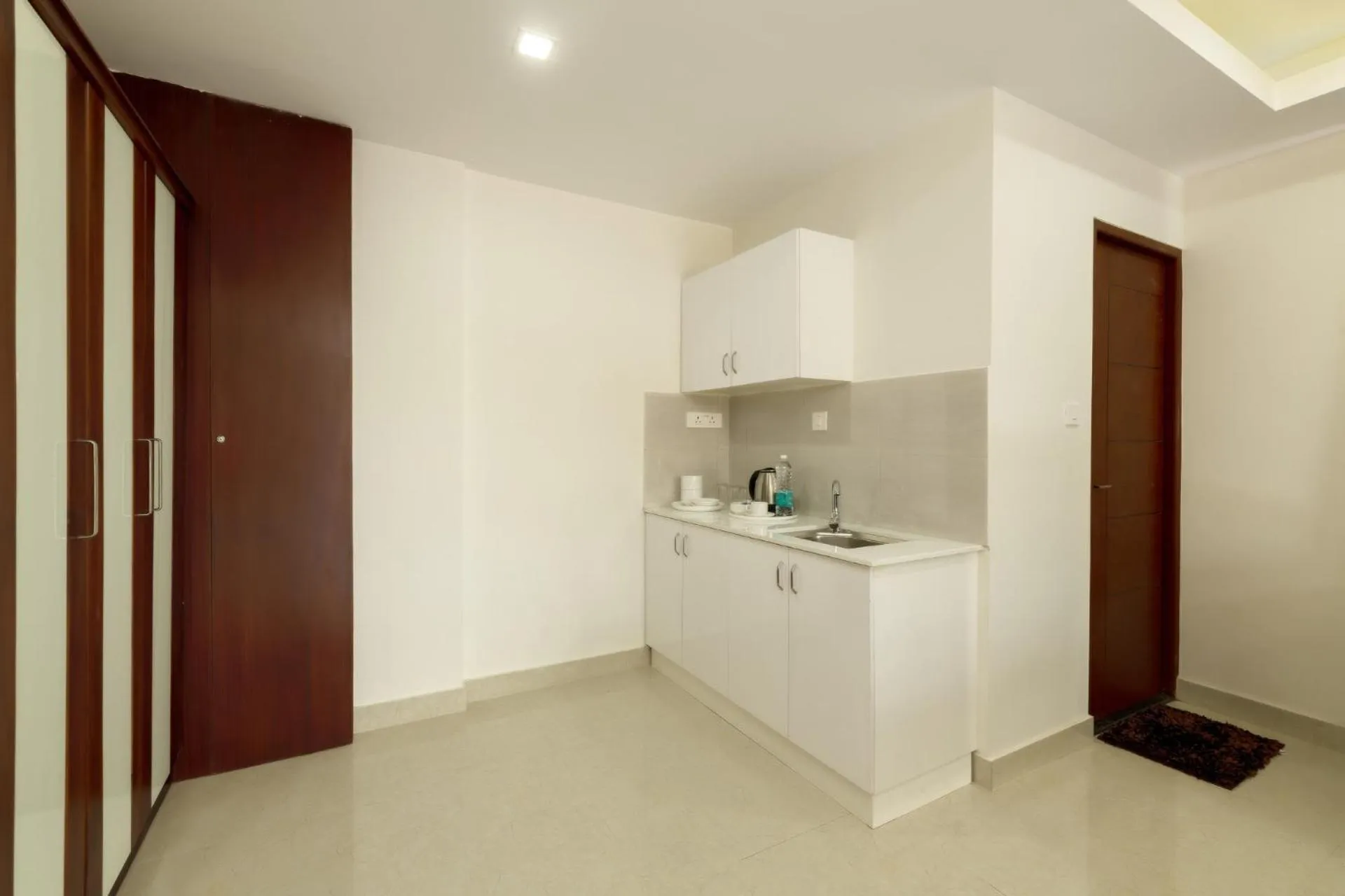 Kitchen or kitchenette in Burooj Hotel