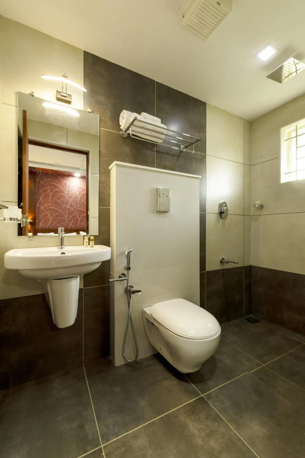 Shower in Burooj Hotel