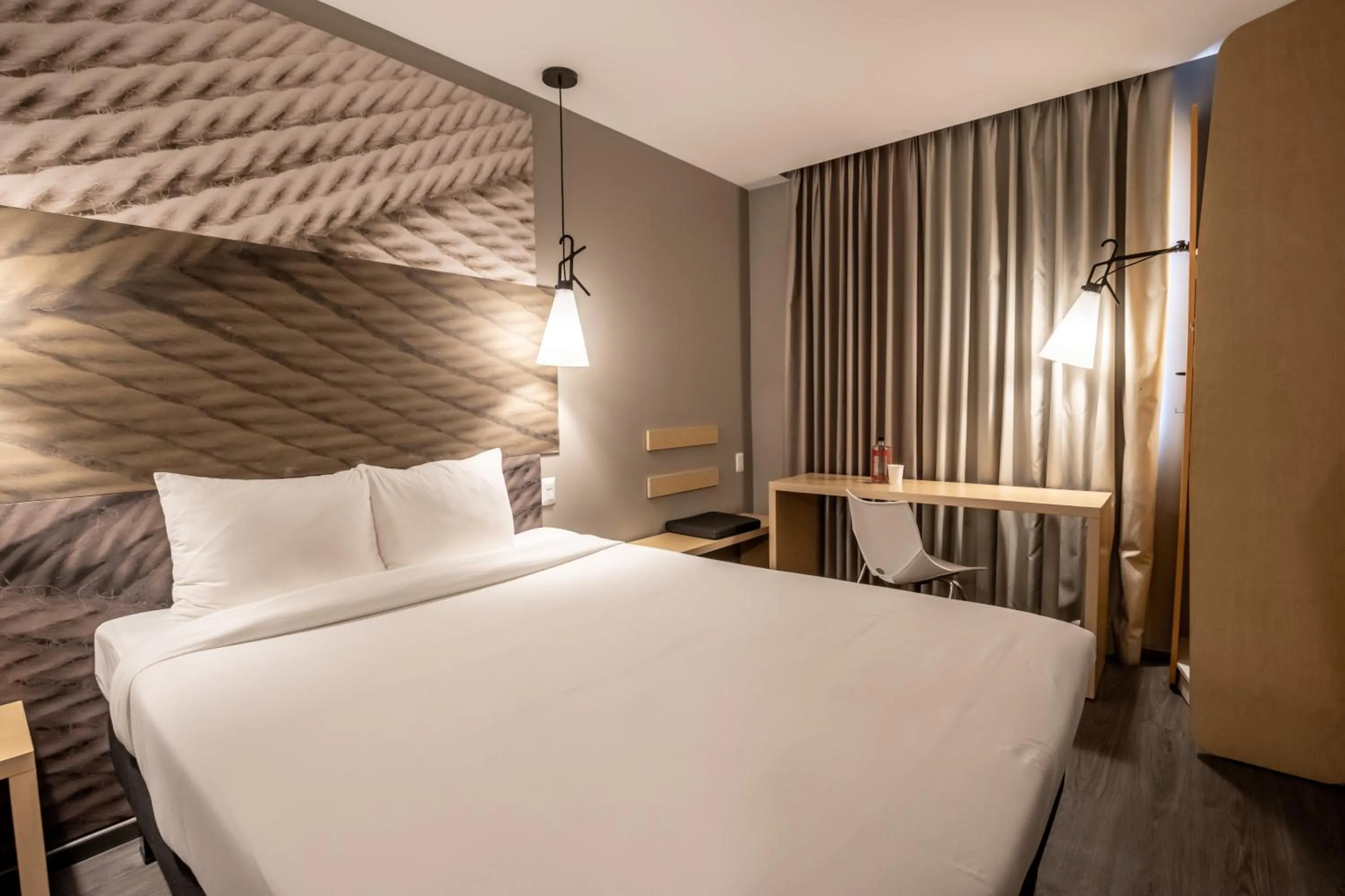 Bedroom, Bed in ibis Tijuana