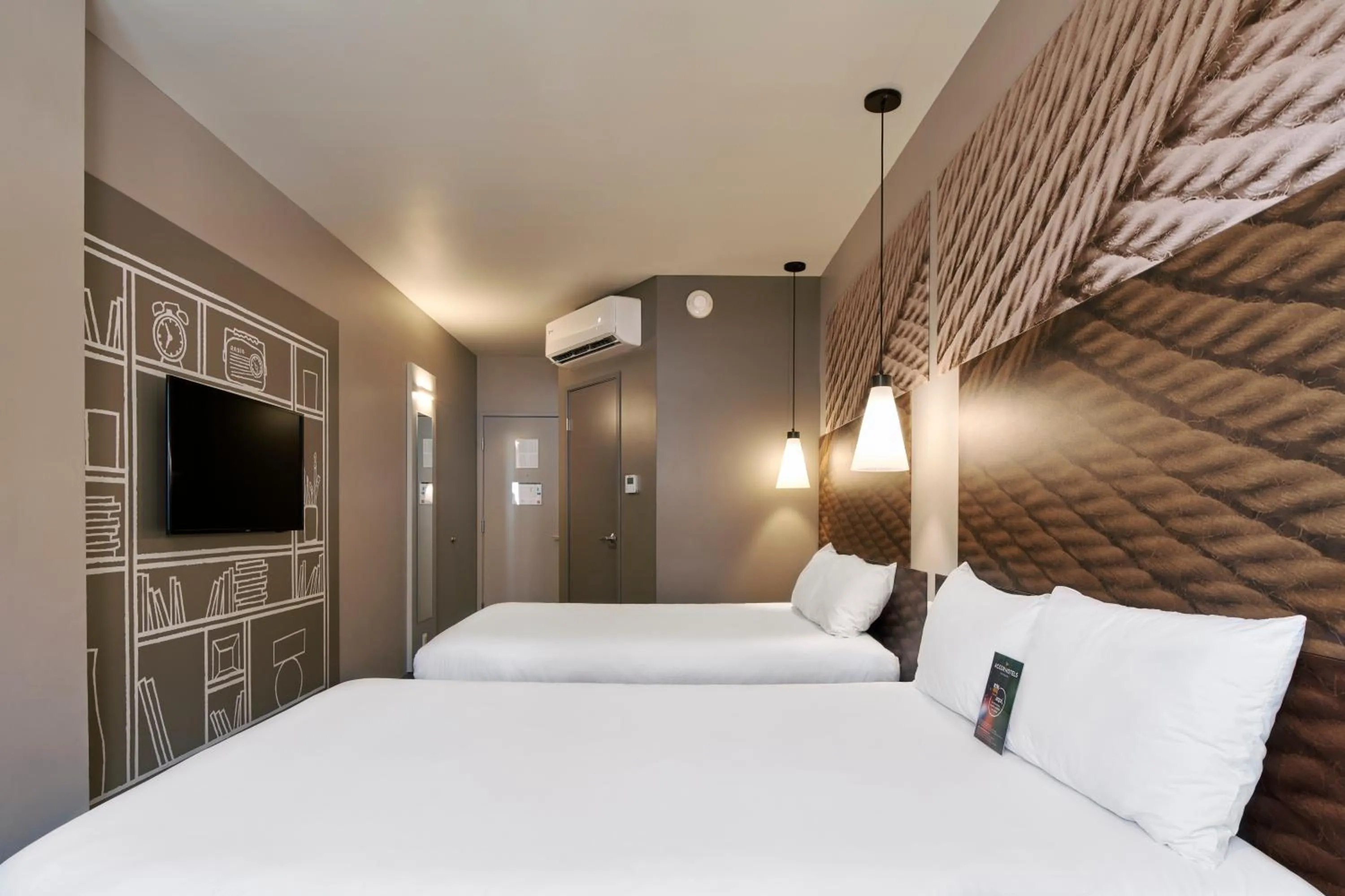 Photo of the whole room, Bed in Ibis Torreon