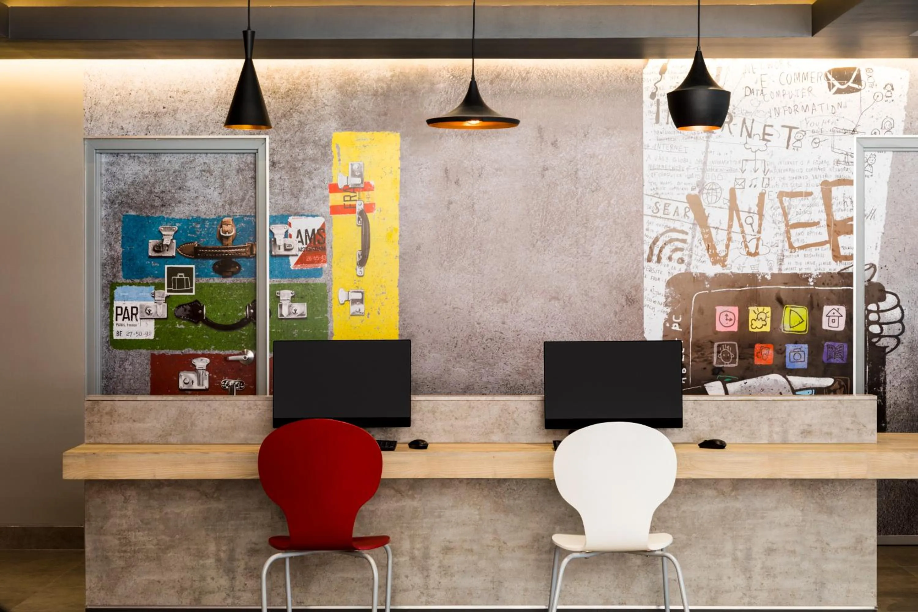 Business facilities in Ibis Torreon