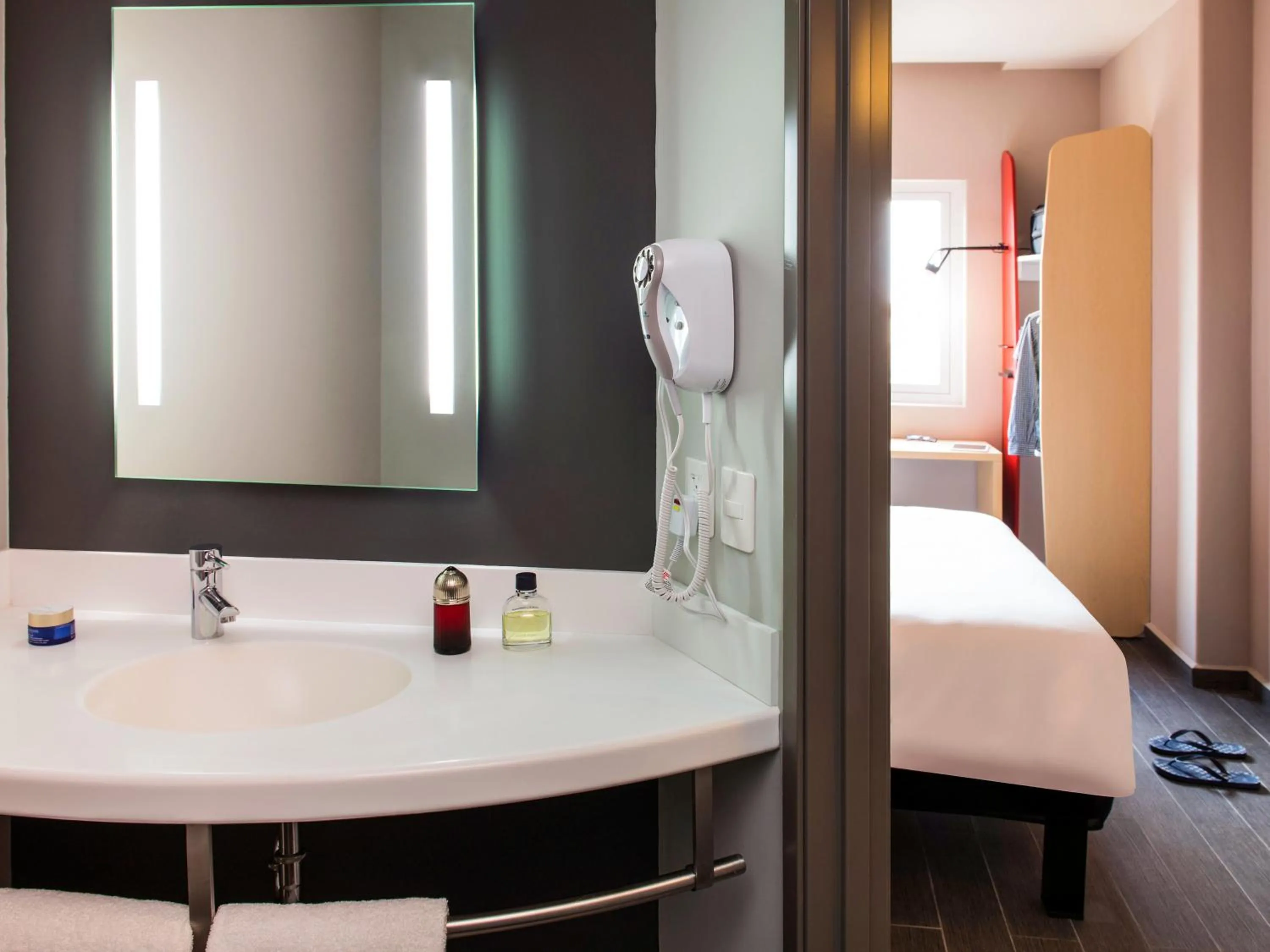 Bathroom, Bed in Ibis Torreon