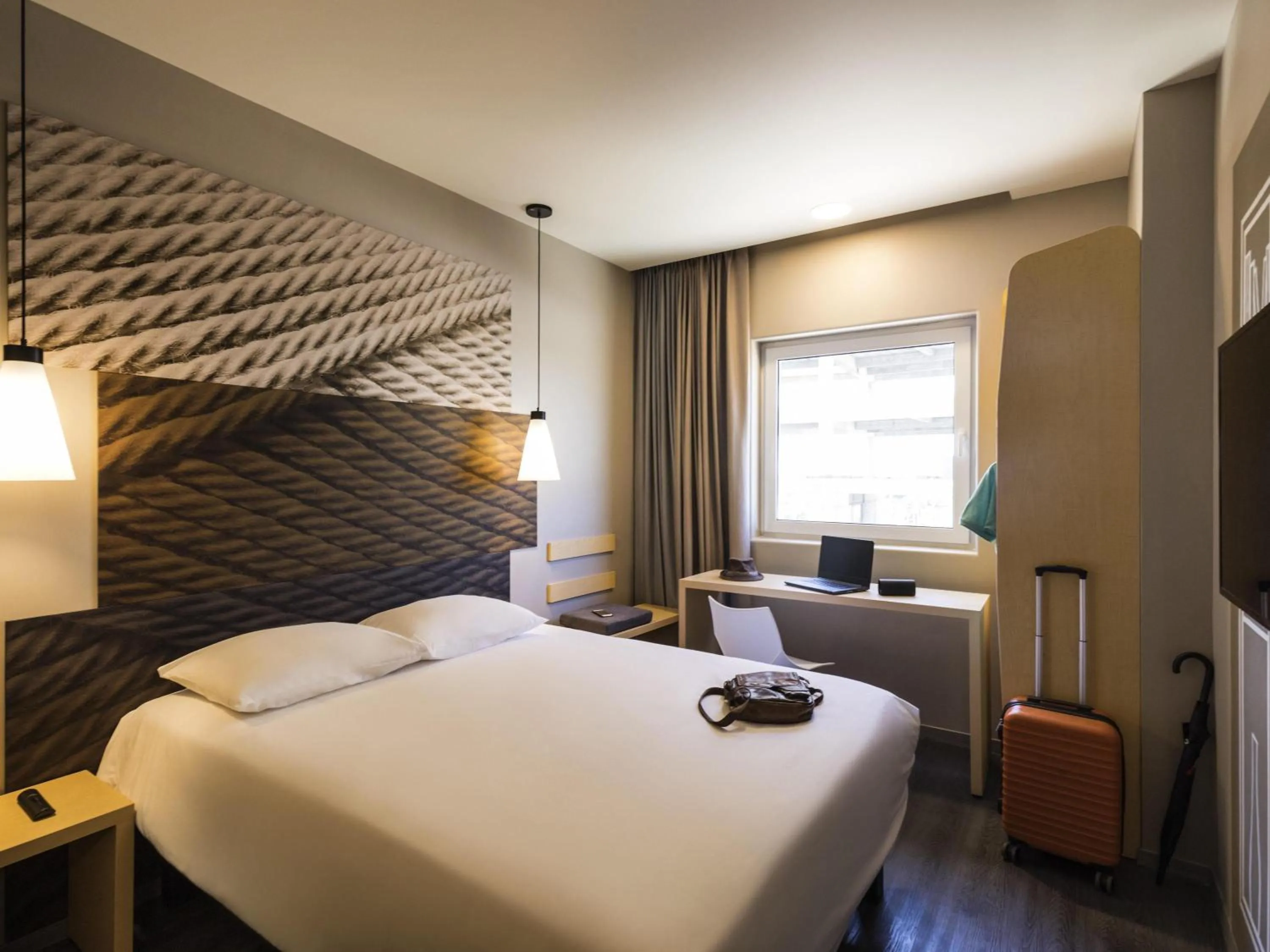 Bedroom, Bed in Ibis Torreon