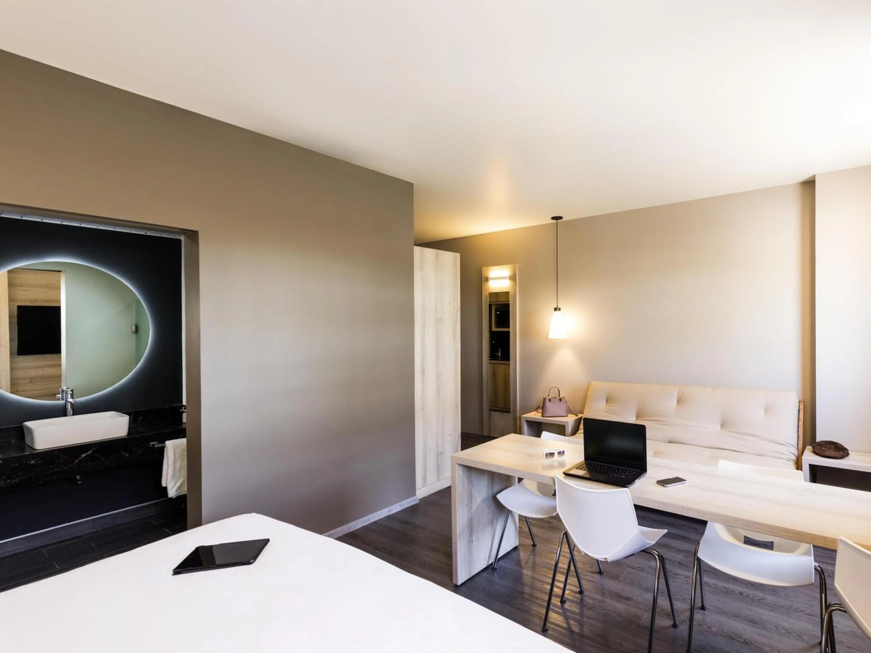 Bedroom, Bed in Ibis Torreon