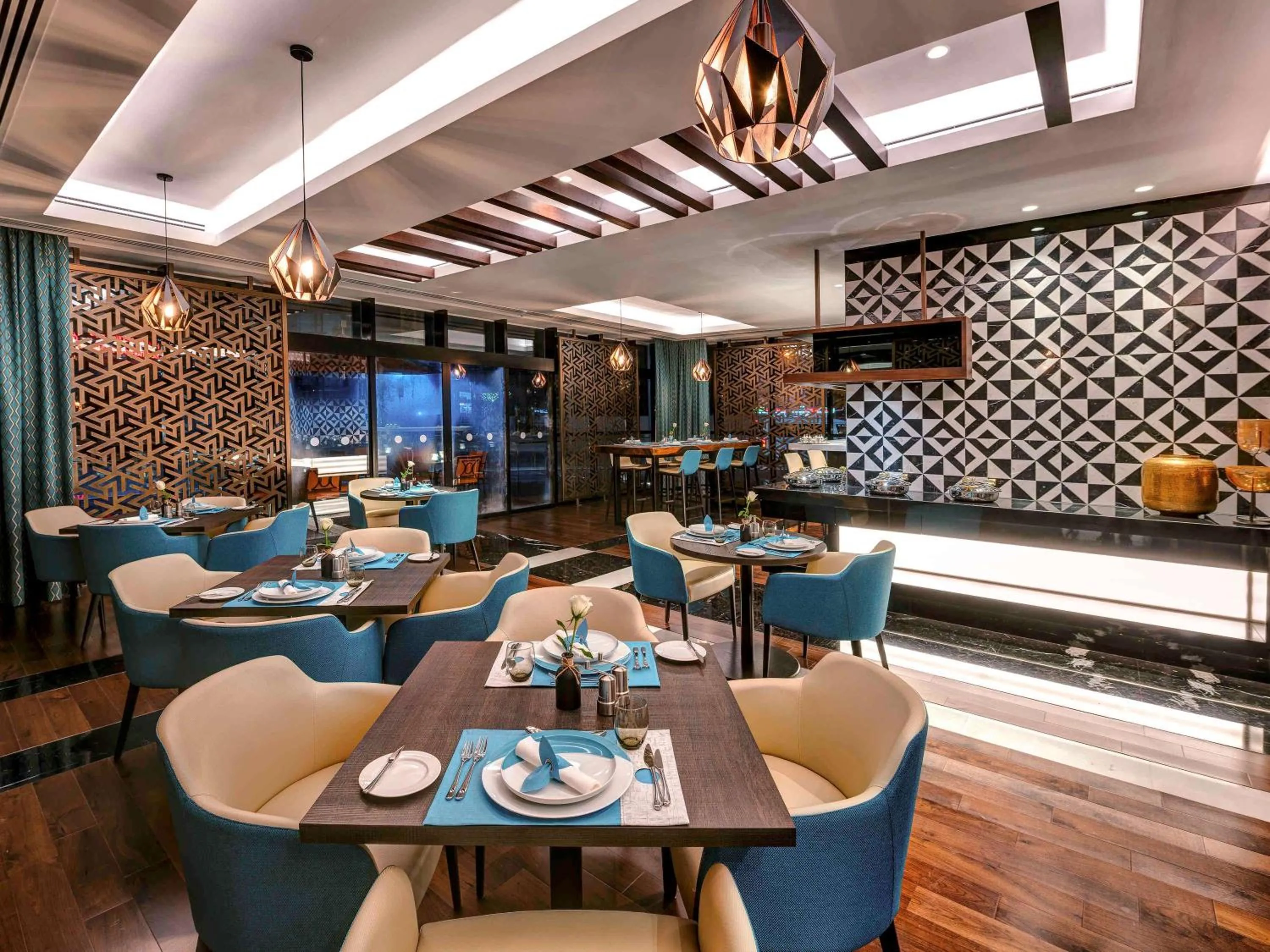 Restaurant/places to eat in Novotel Sharjah Expo Centre