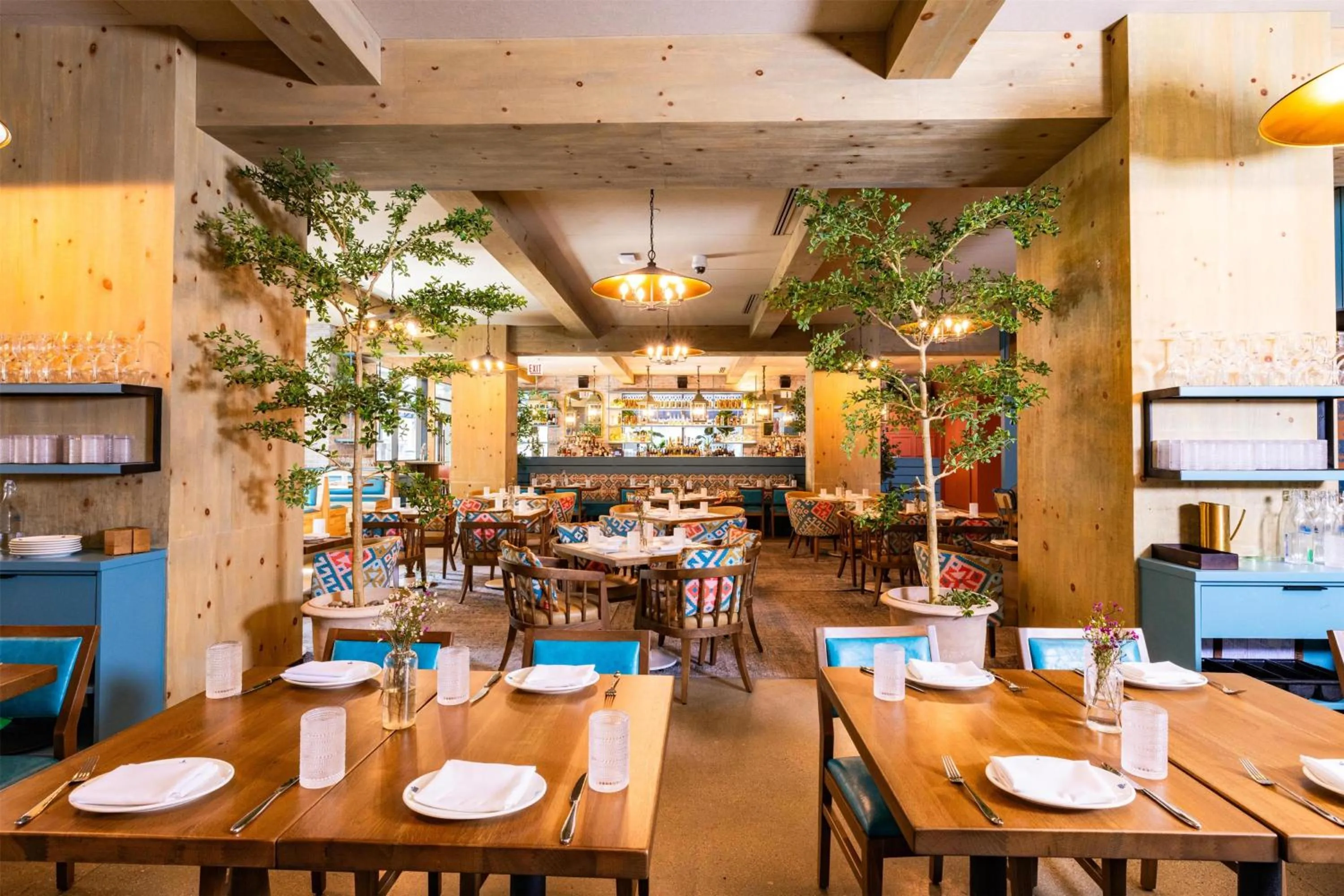 Restaurant/places to eat in Home2 Suites By Hilton Chicago River North