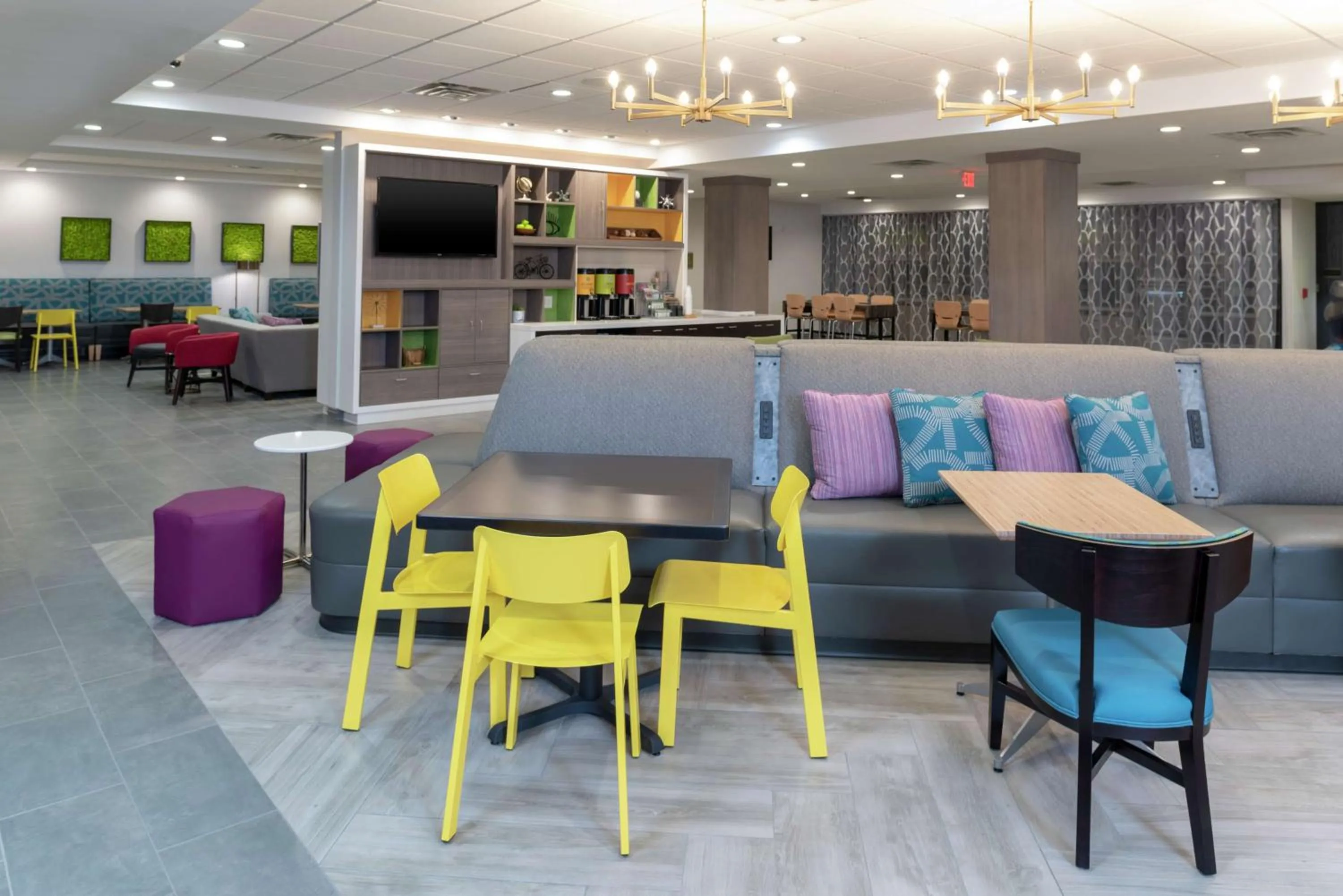 Lobby or reception in Home2 Suites By Hilton Indianapolis Airport