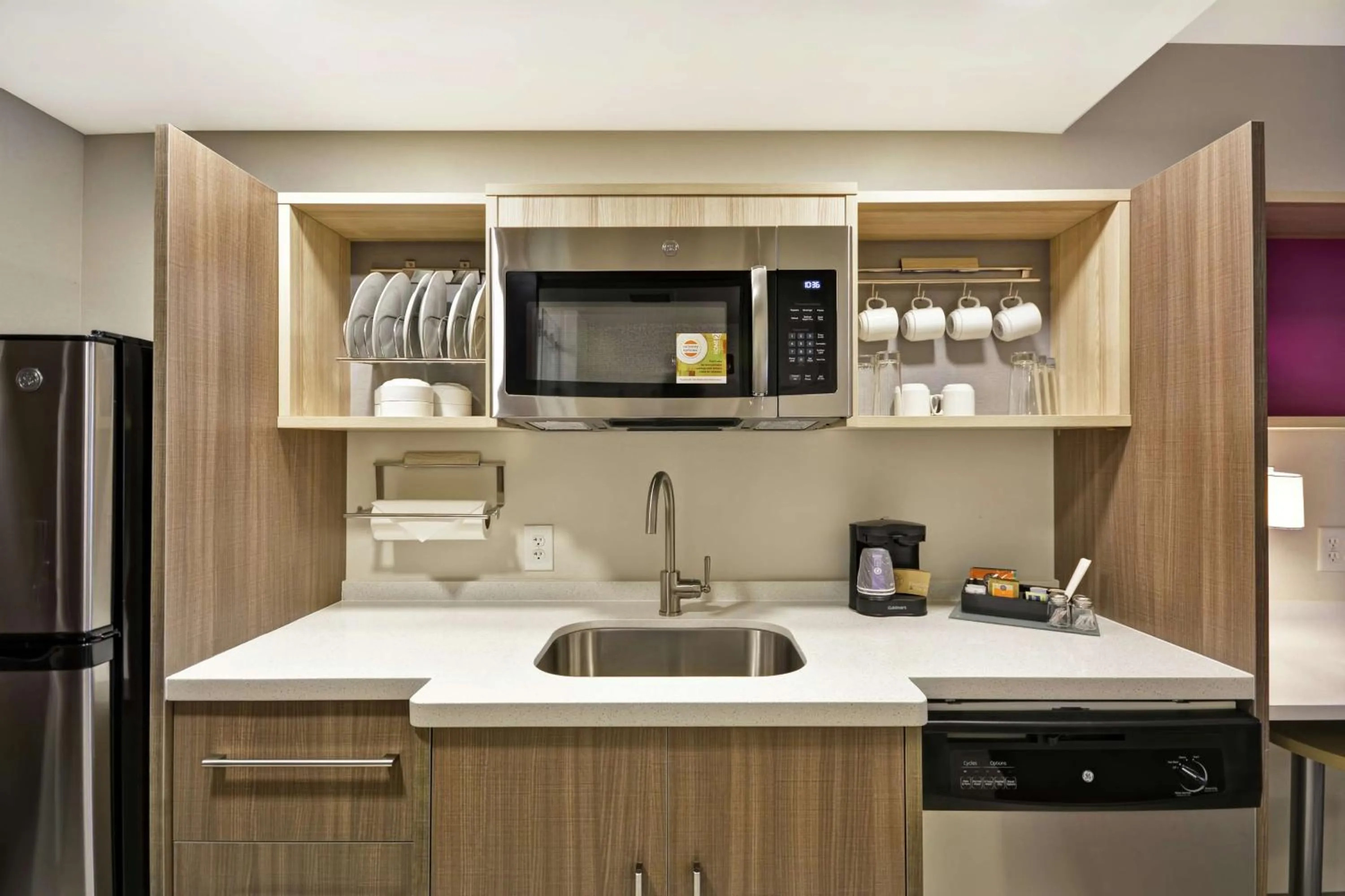 Kitchen or kitchenette in Home2 Suites By Hilton Warner Robins