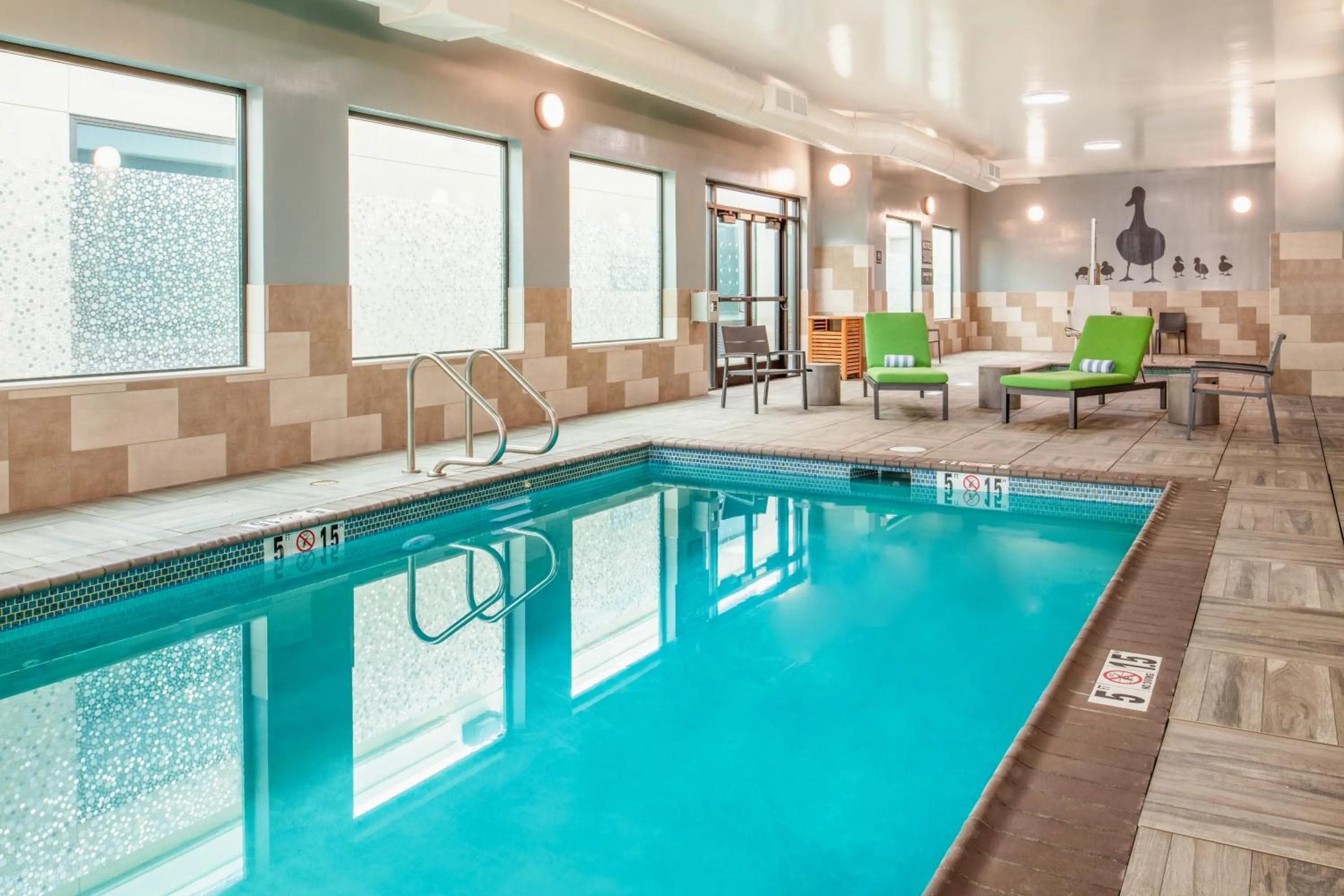 Swimming pool in Homewood Suites By Hilton Belmont