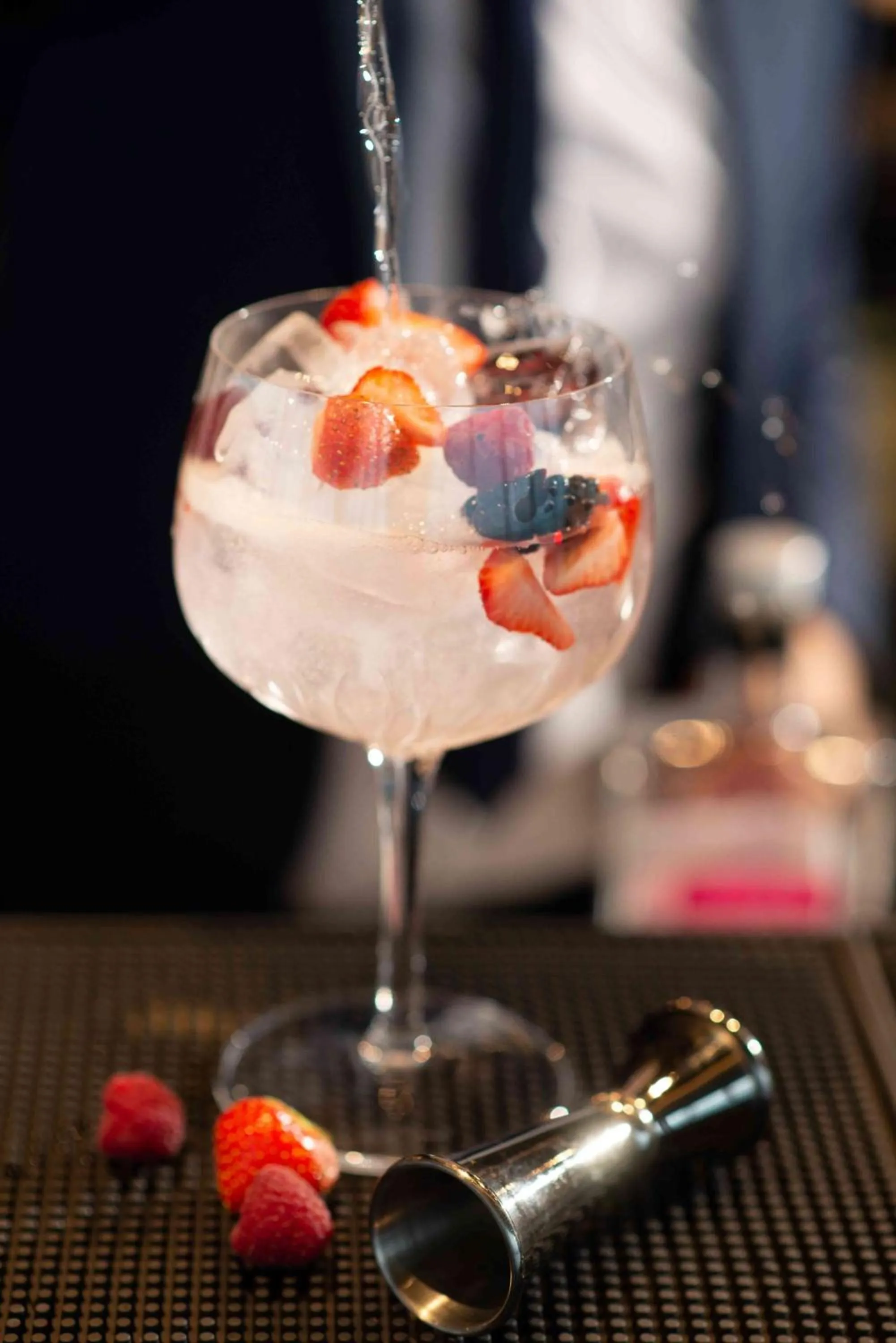 Lounge or bar in Hilton Garden Inn London Heathrow Terminal 2 and 3