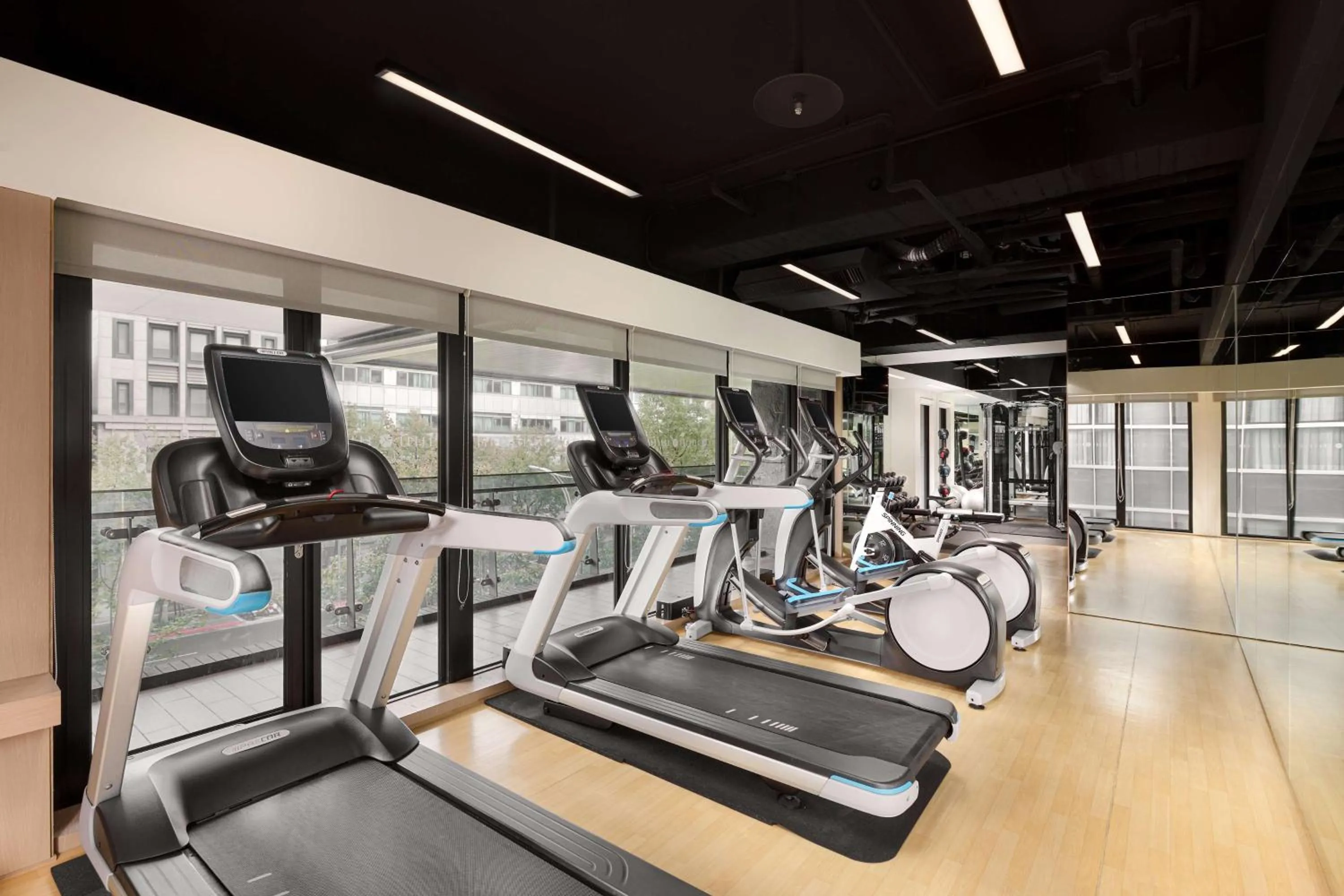 Fitness centre/facilities in DoubleTree by Hilton Taipei Zhongshan