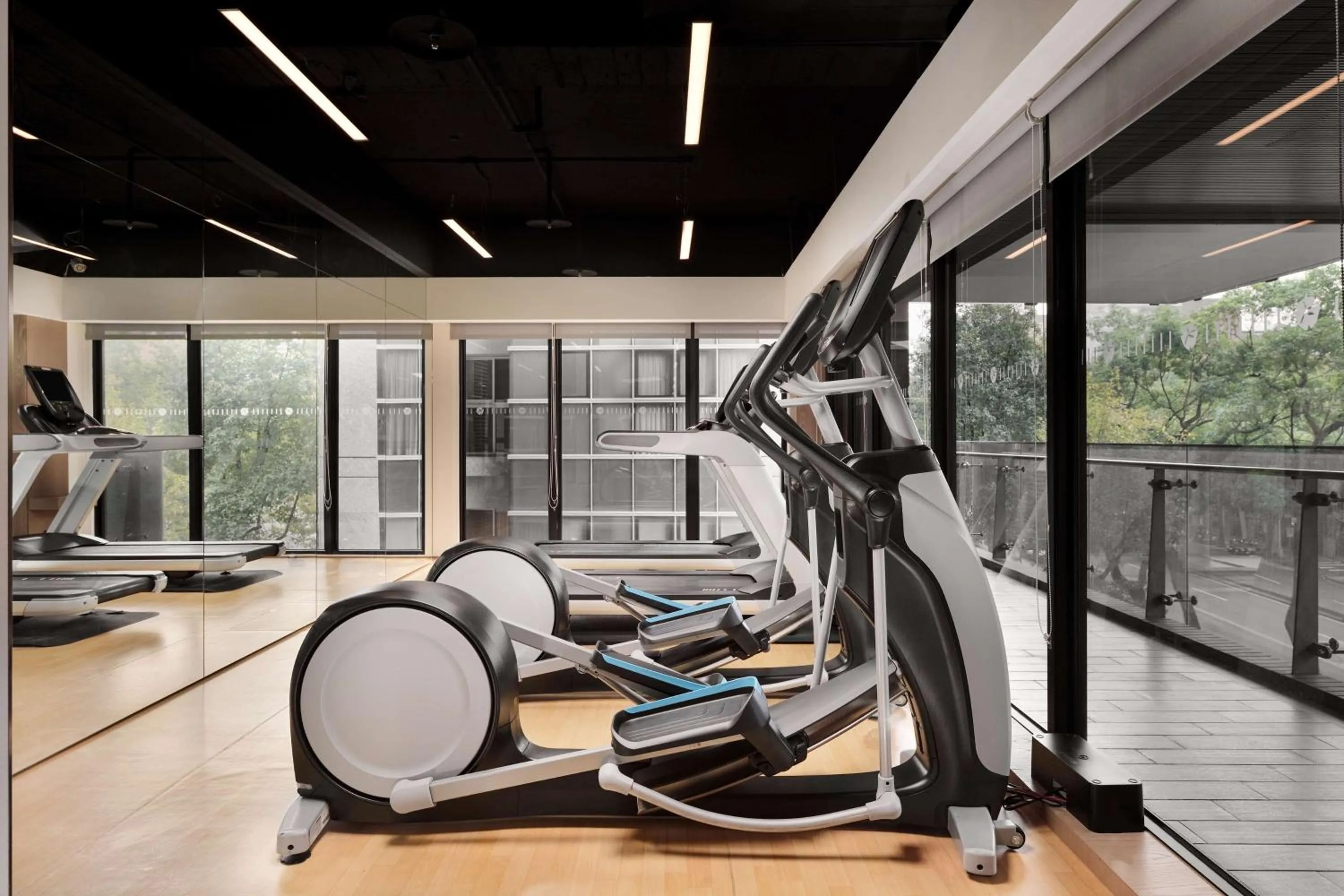 Fitness centre/facilities in DoubleTree by Hilton Taipei Zhongshan