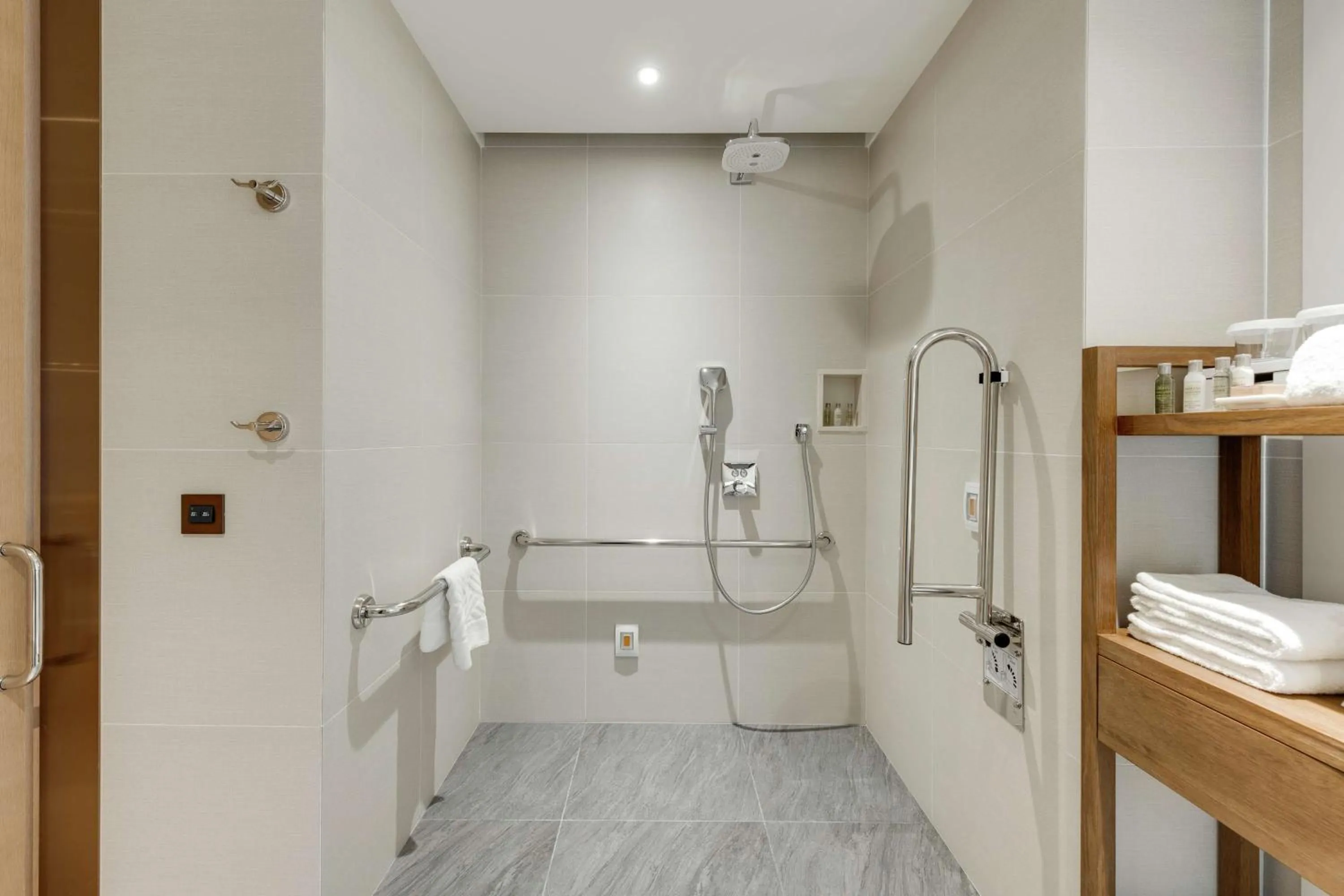 Toilet in DoubleTree by Hilton Taipei Zhongshan