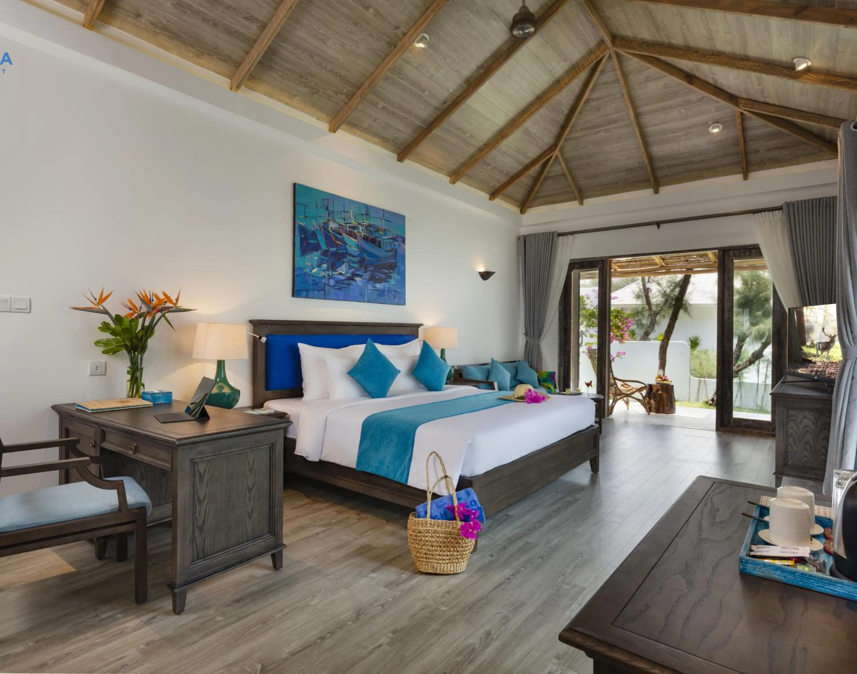 Photo of the whole room, Bed in Stelia Beach Resort