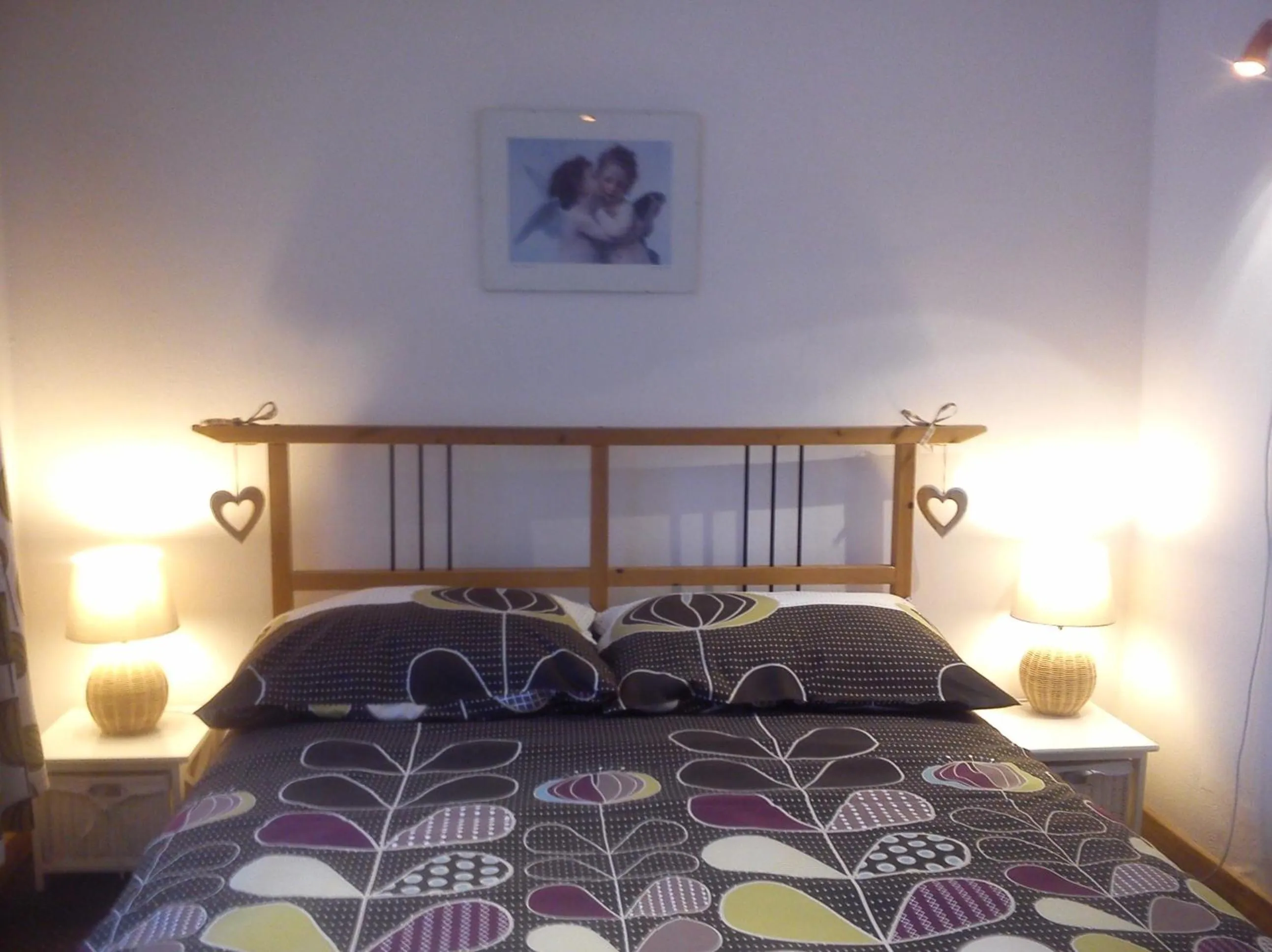 Bed in Willa Pod Aniołem - Pokoje Gościnne & Apartamenty z widokiem na góry