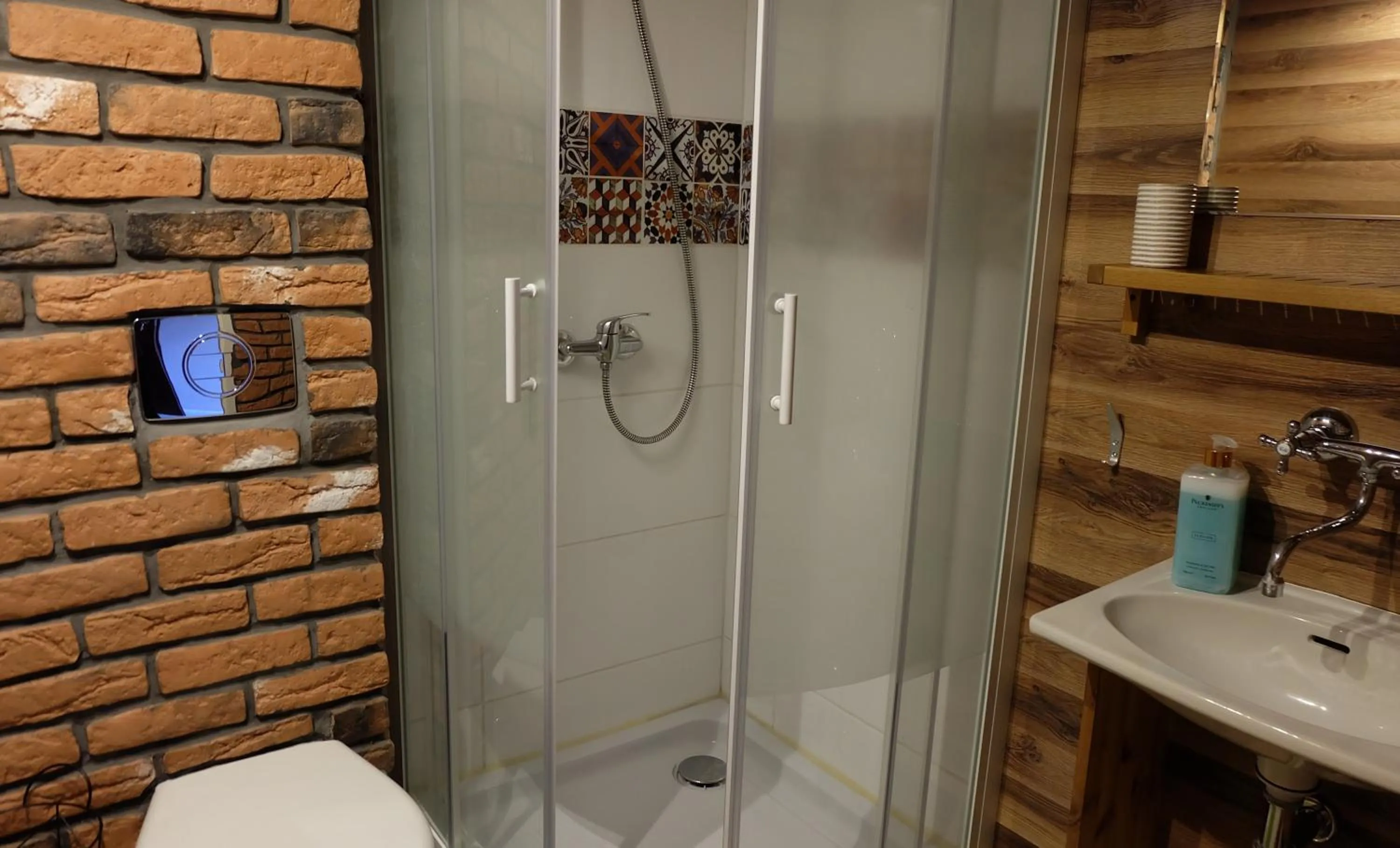 Bathroom in Willa Pod Aniołem - Pokoje Gościnne & Apartamenty z widokiem na góry