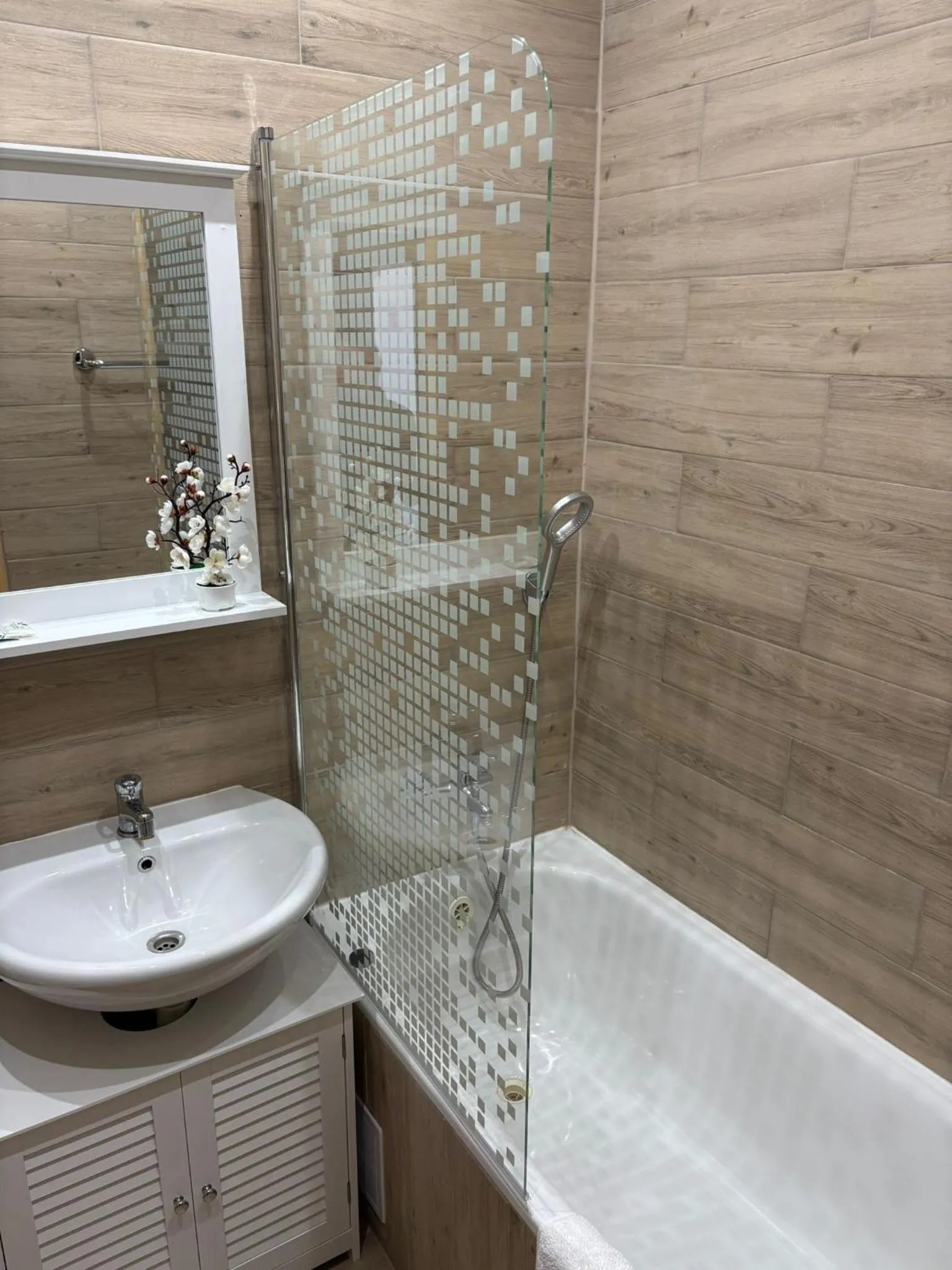 Shower in Hotel Montenegro