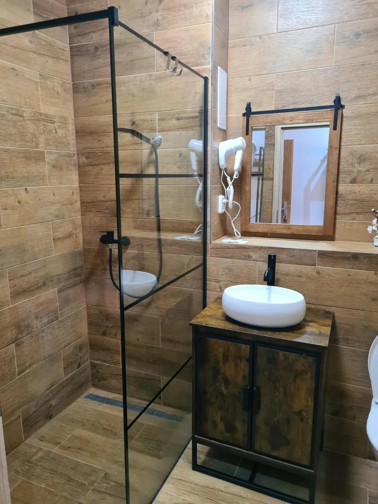 Shower in Hotel Montenegro