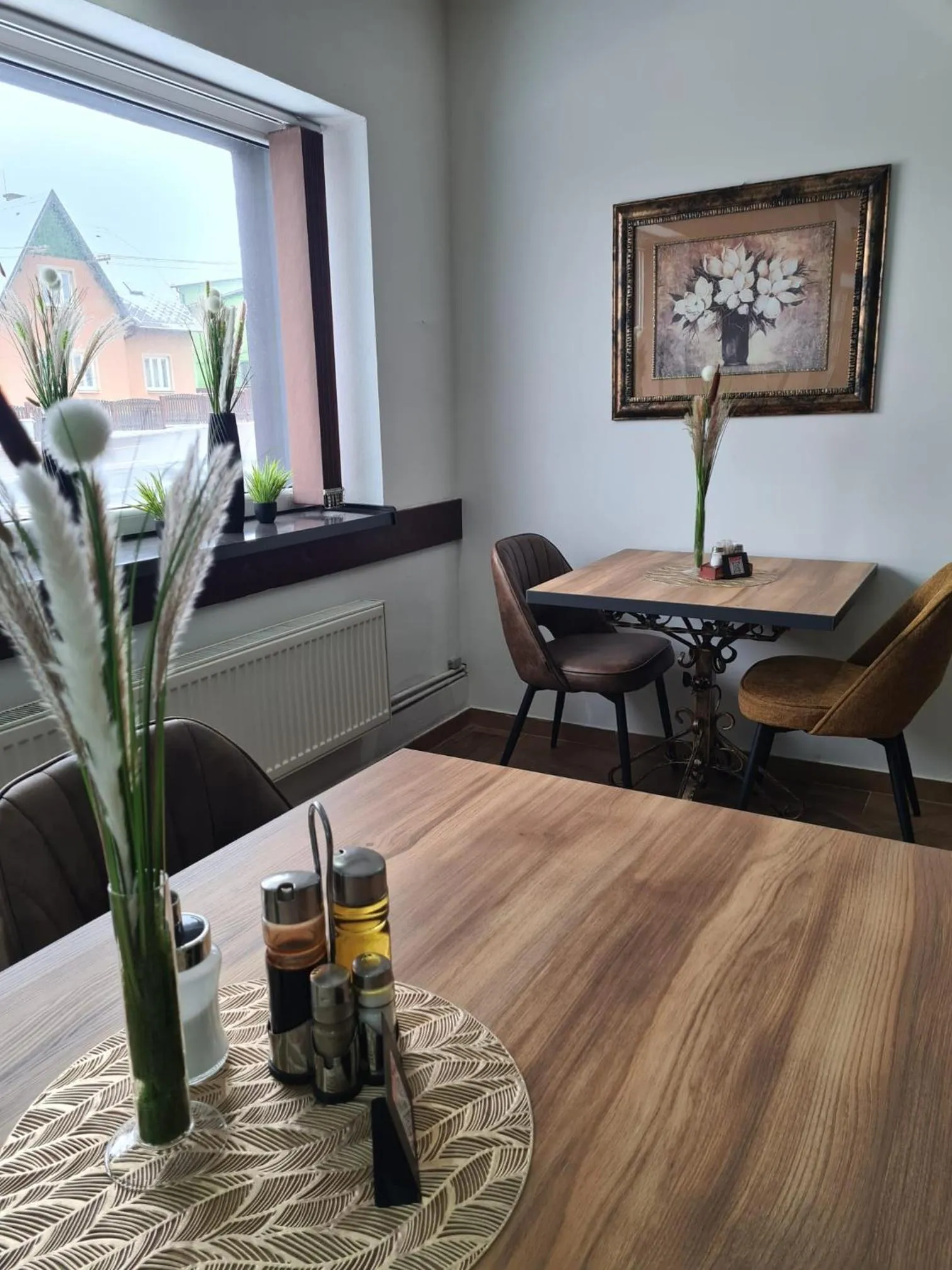 Restaurant/places to eat in Hotel Montenegro