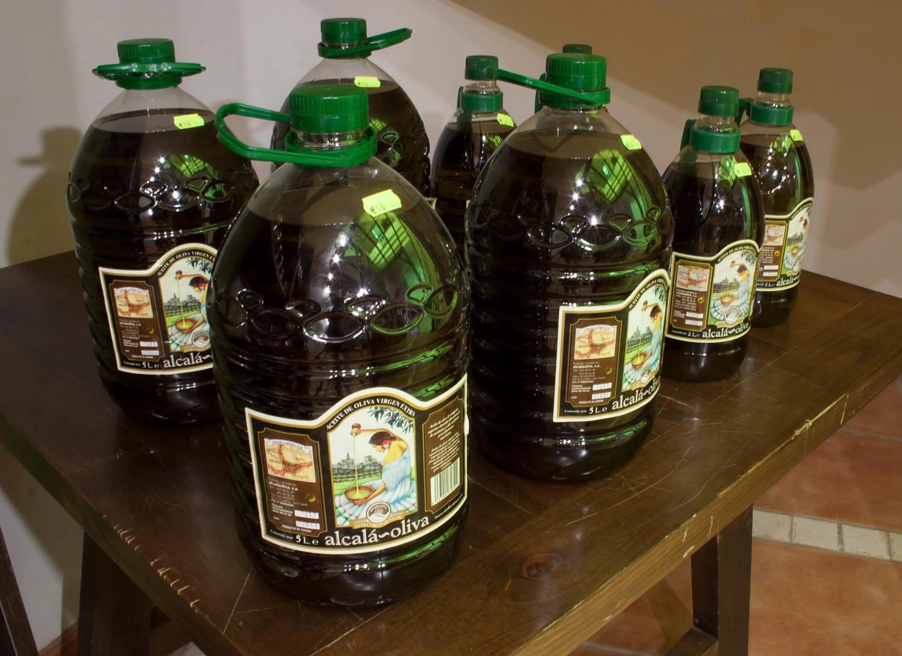 On-site shops in Albenzaire Hotel Asador