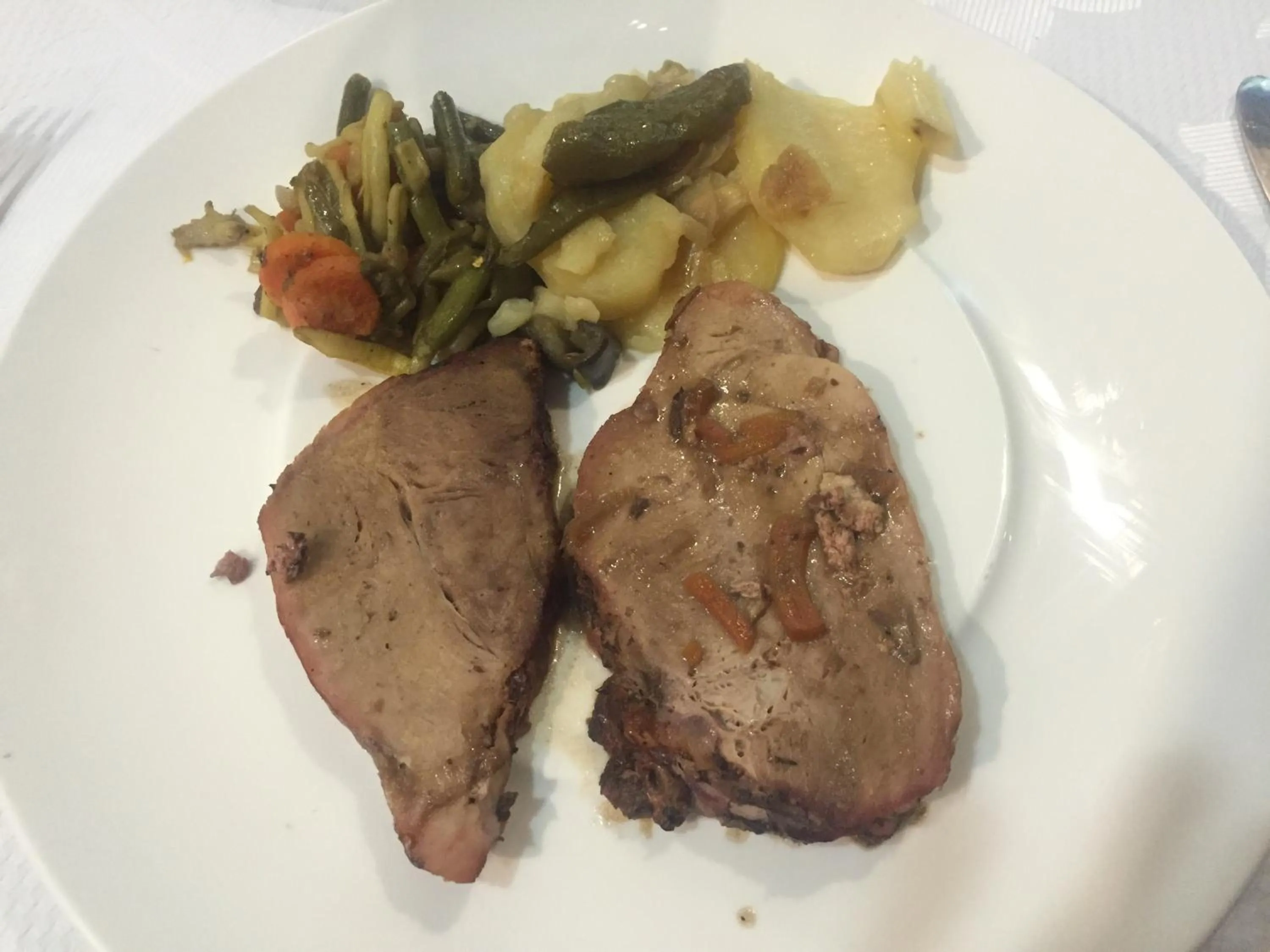 Food in Albenzaire Hotel Asador