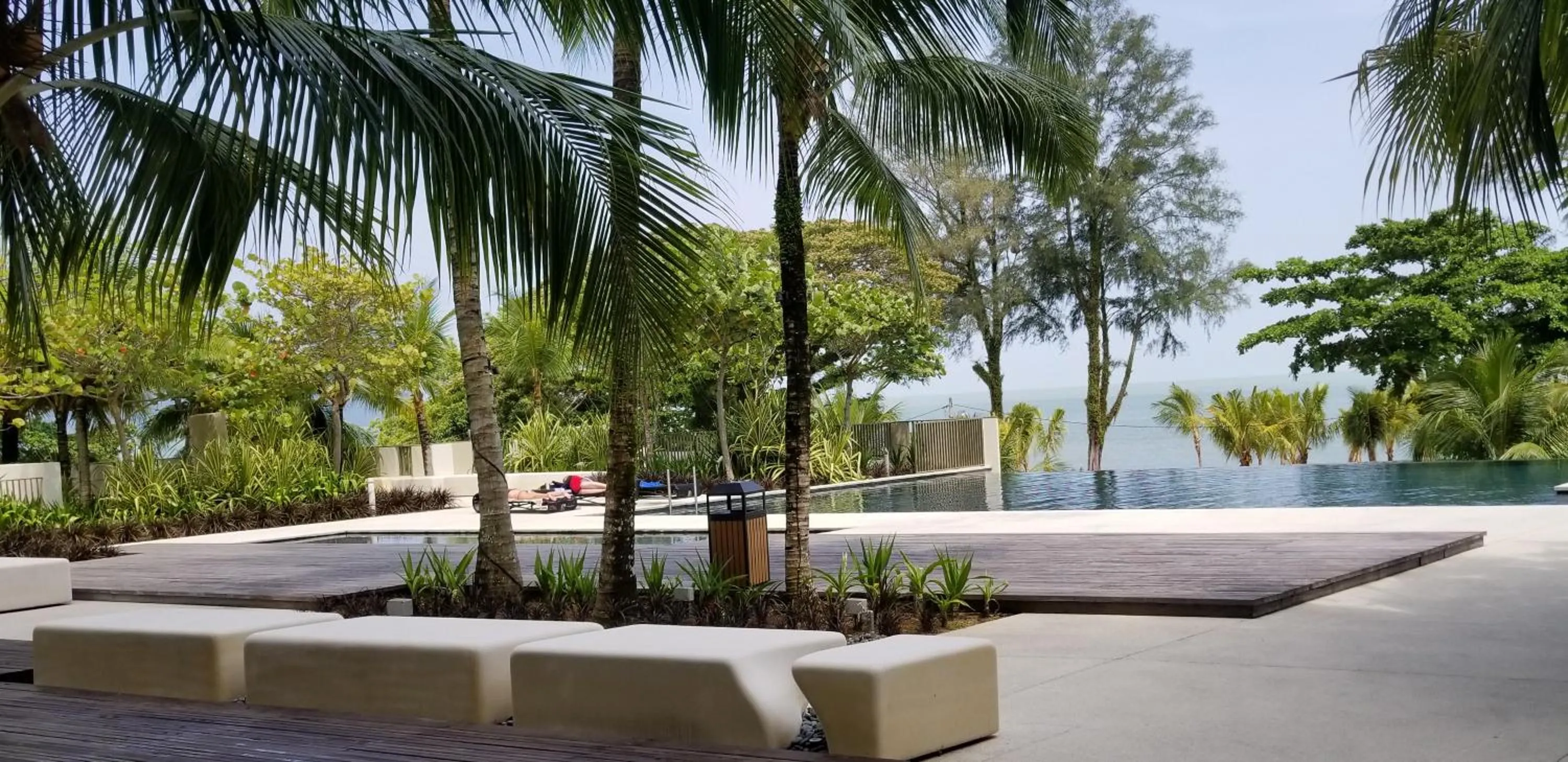 Garden in By The Sea Beach Luxury Resort - Batu Ferringhi