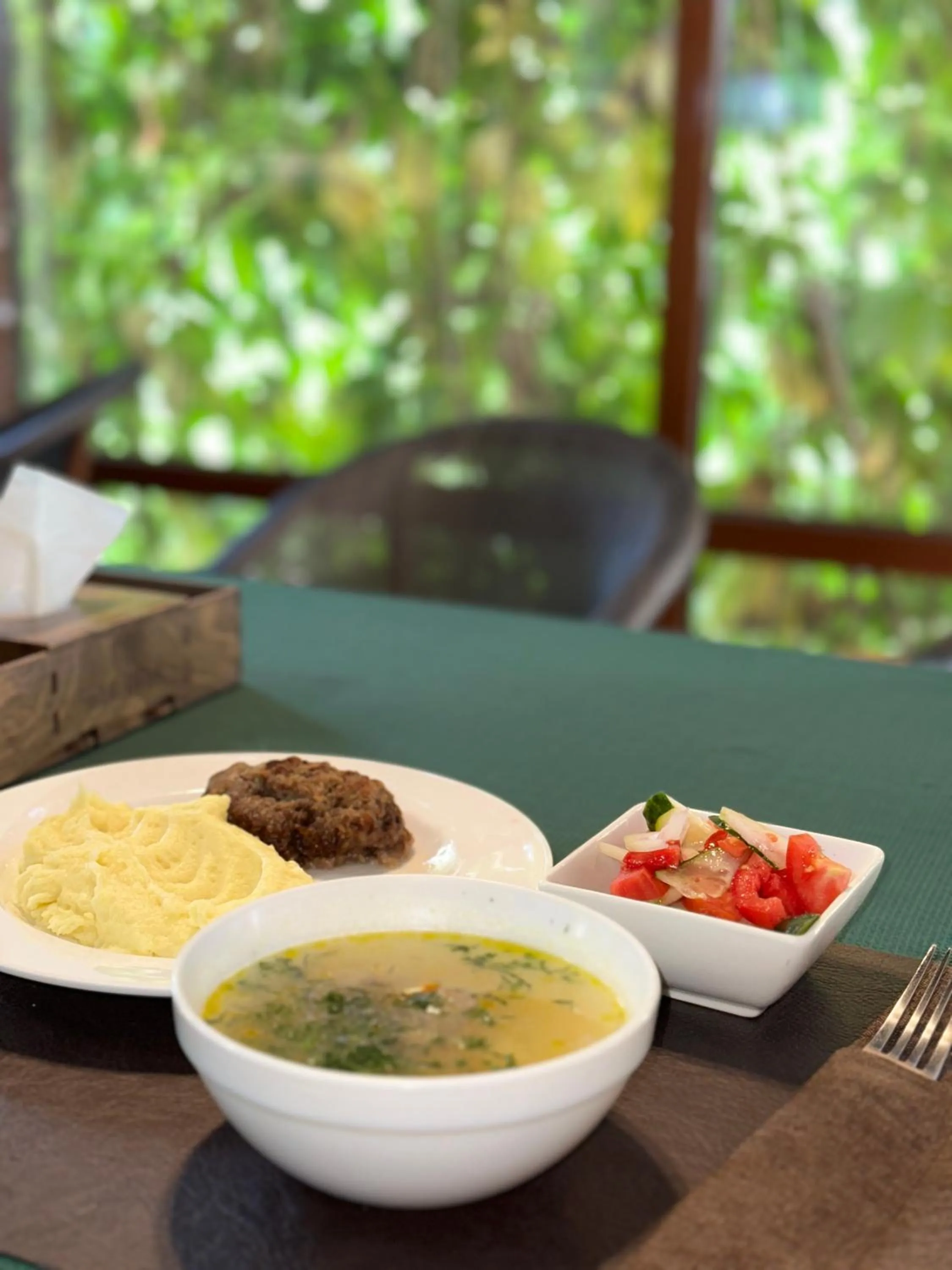 Restaurant/places to eat in Tian-Shan Hotel