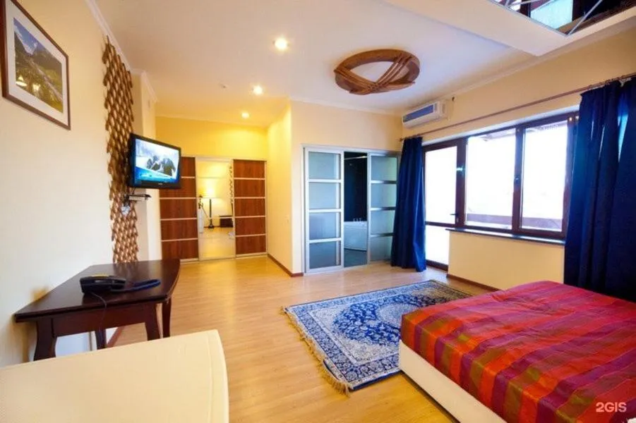 Photo of the whole room in Tian-Shan Hotel