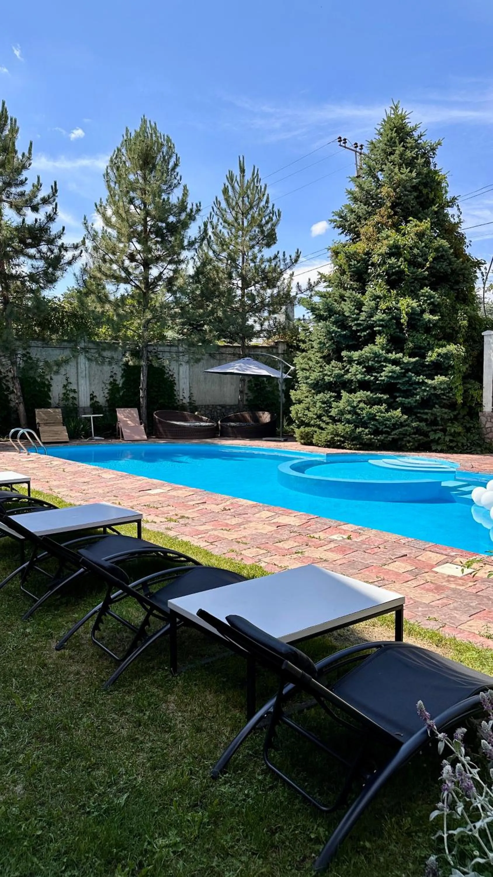 Swimming pool in Tian-Shan Hotel