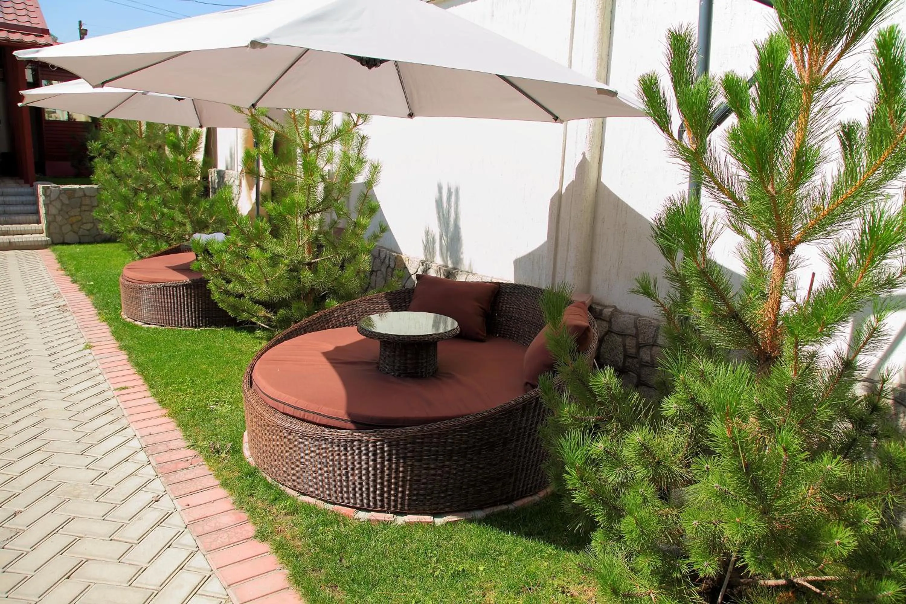 Facade/entrance in Tian-Shan Hotel