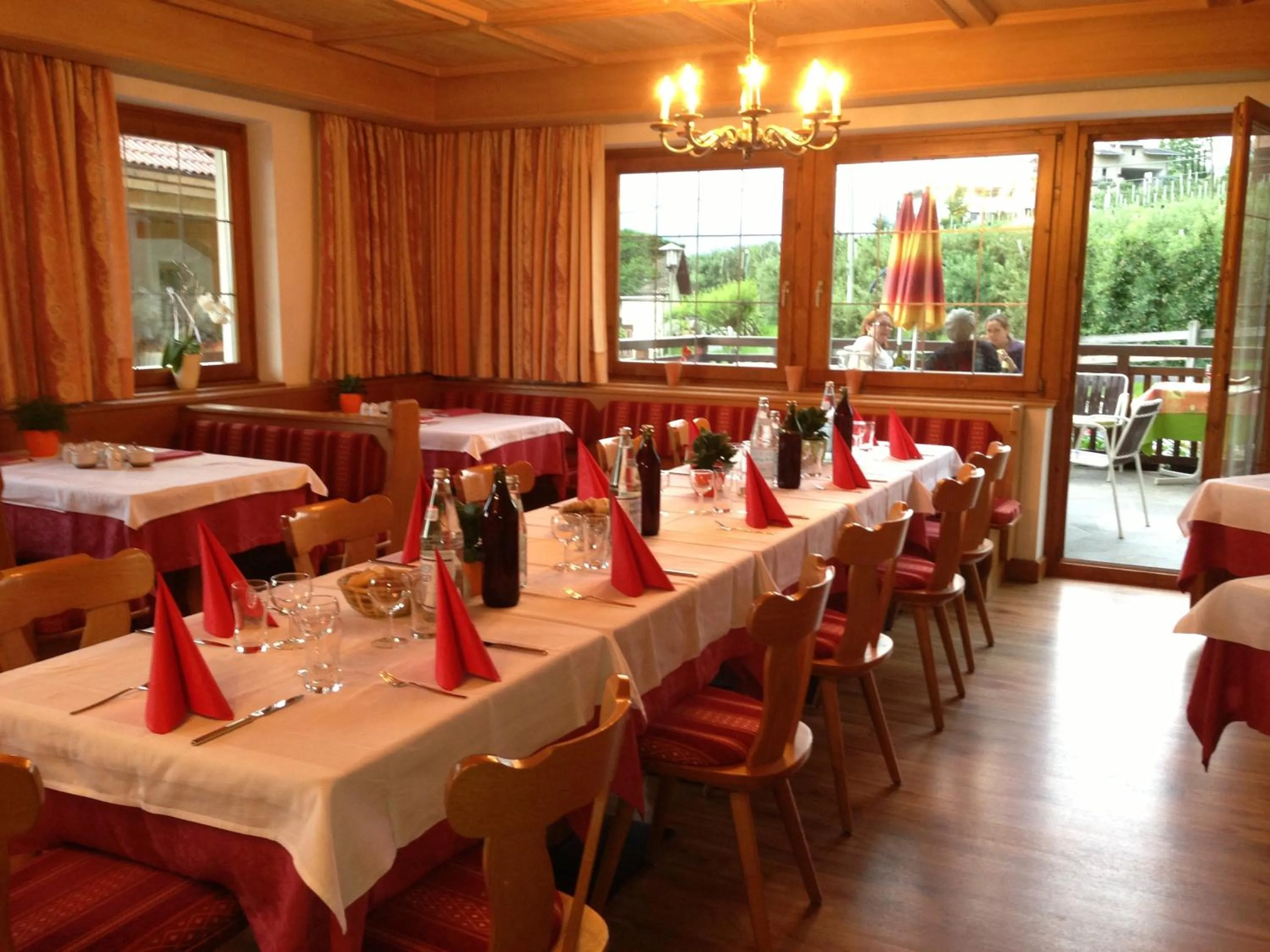 Restaurant/places to eat in Garni An der Leit