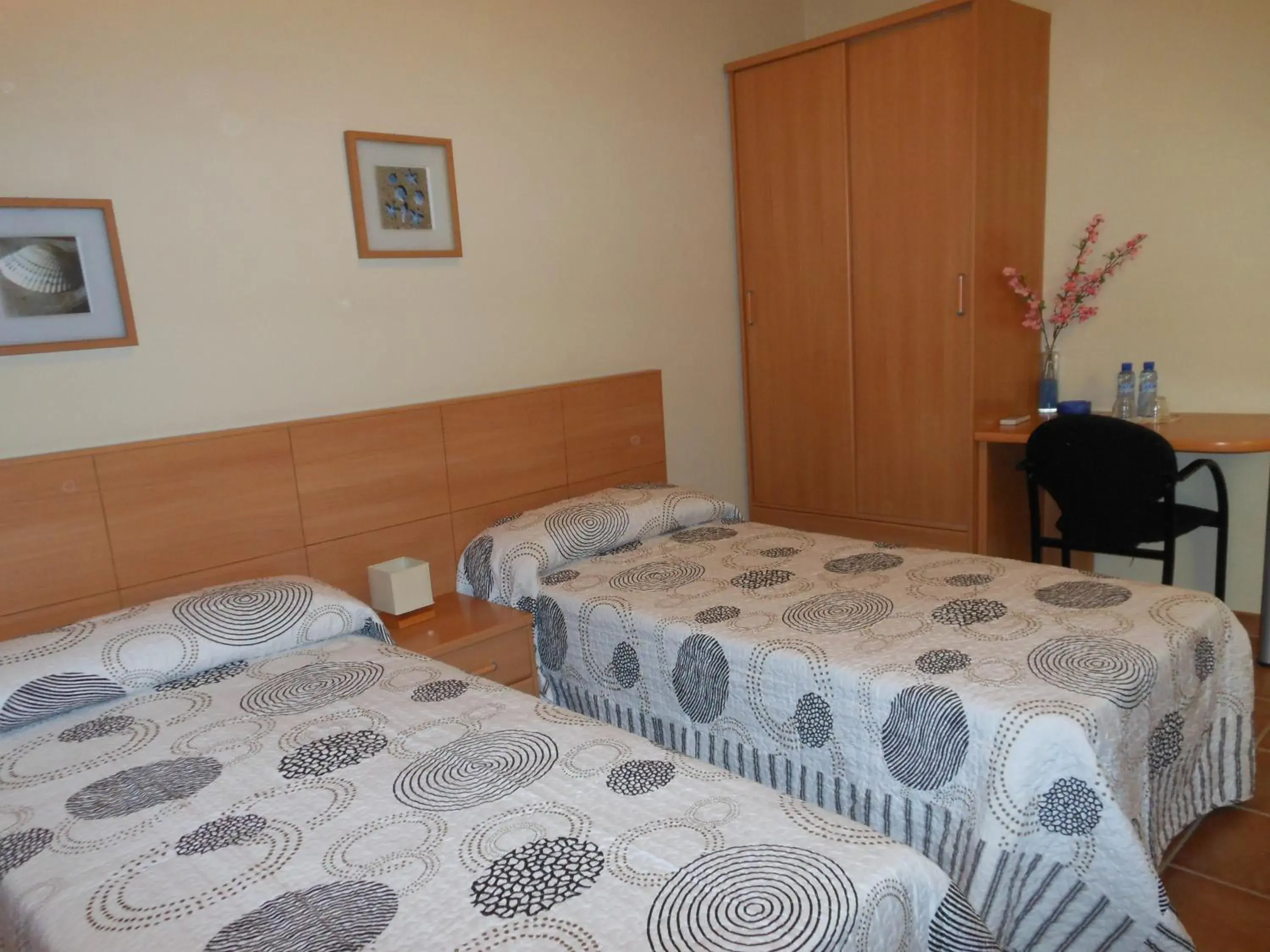 Standard Twin Room with Mountain View in Hostal Sant Roc Standard Twin Room with Mountain View in Hostal Sant Roc