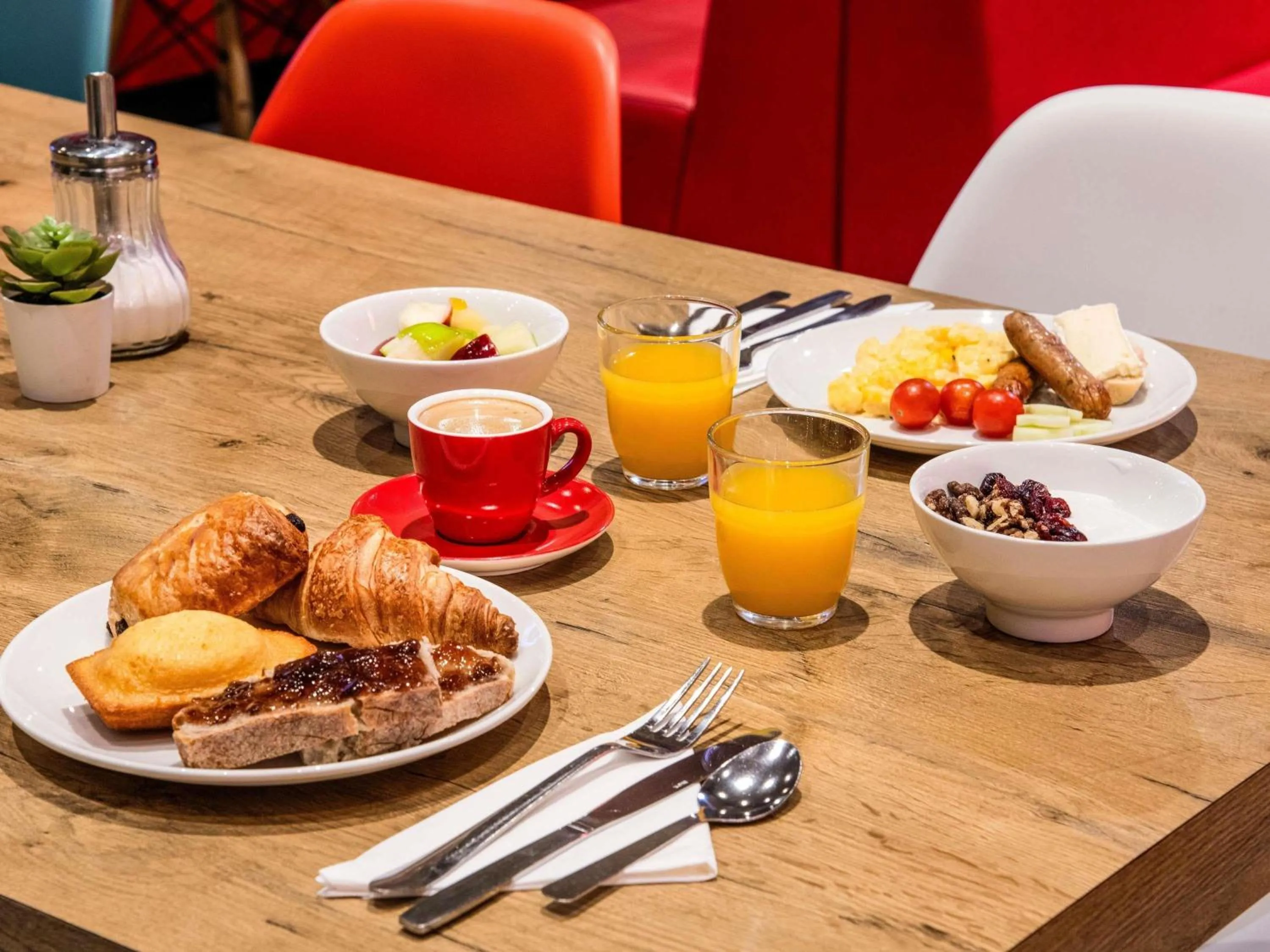 Breakfast in ibis Heidelberg Hauptbahnhof