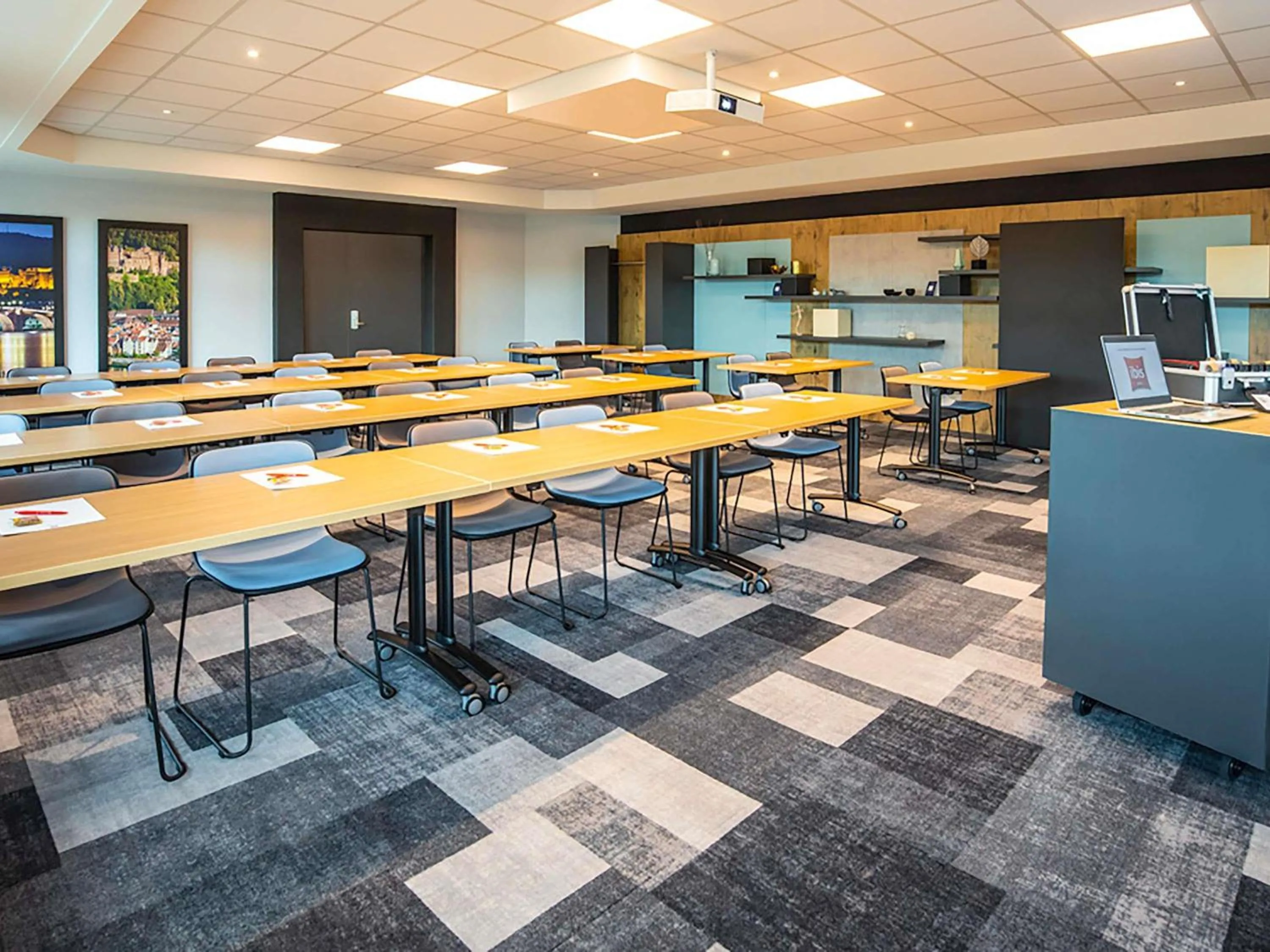 Meeting/conference room in ibis Heidelberg Hauptbahnhof