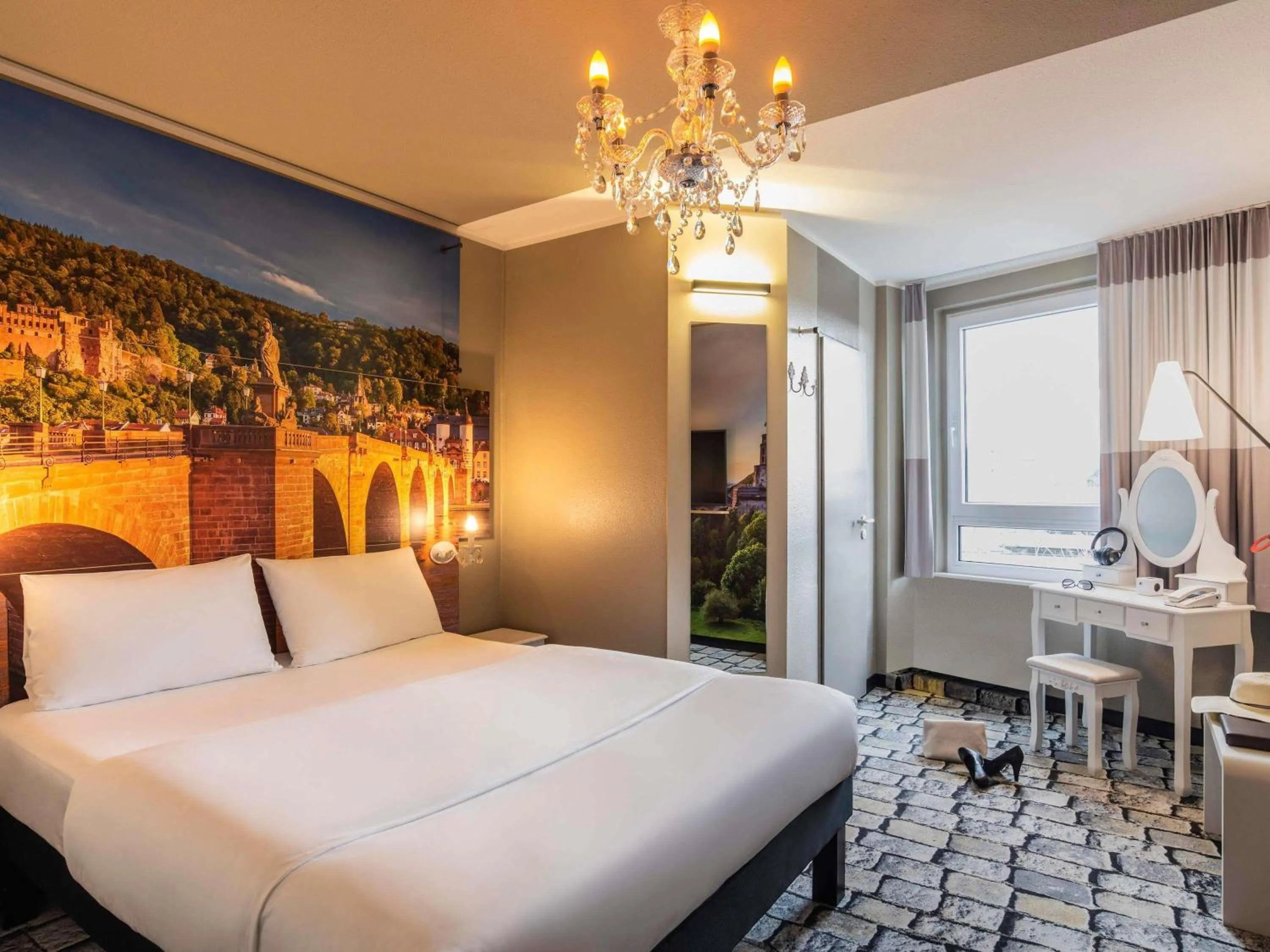 Bedroom, Bed in ibis Heidelberg Hauptbahnhof