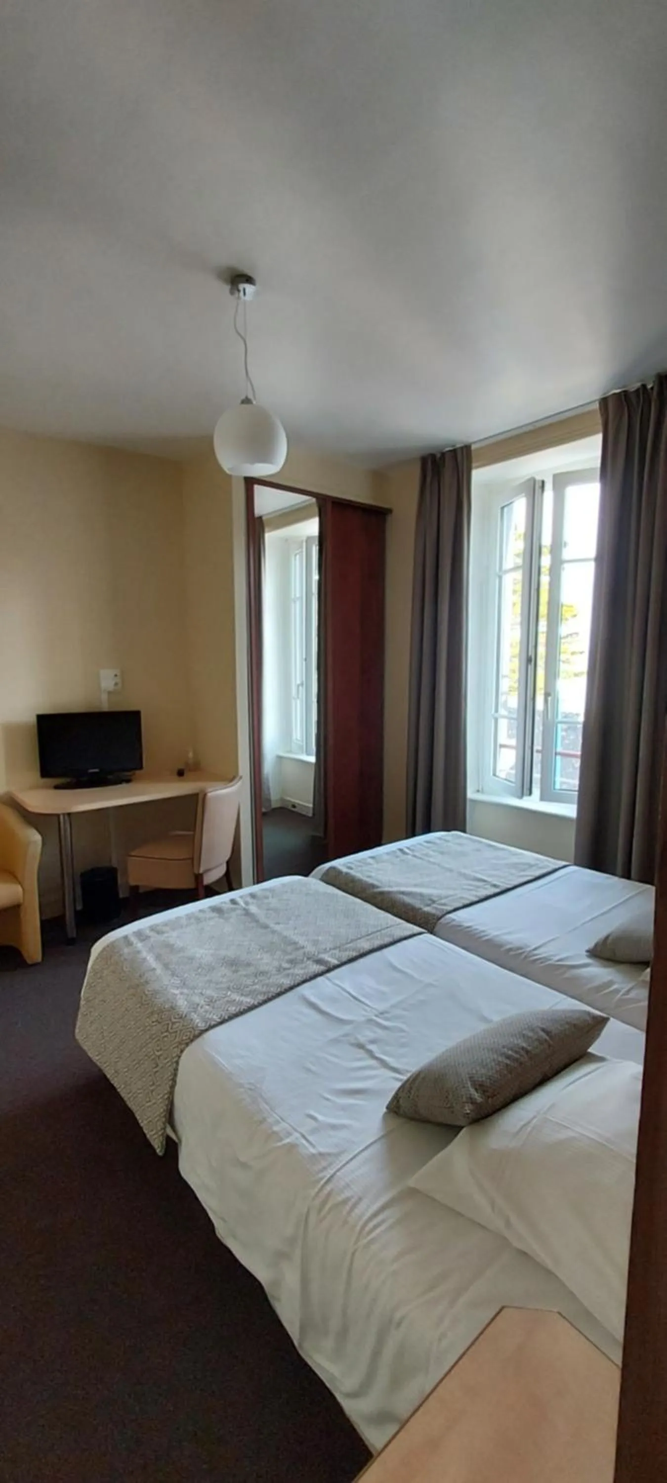 Bedroom, Bed in Logis Hotel Belle-Vue