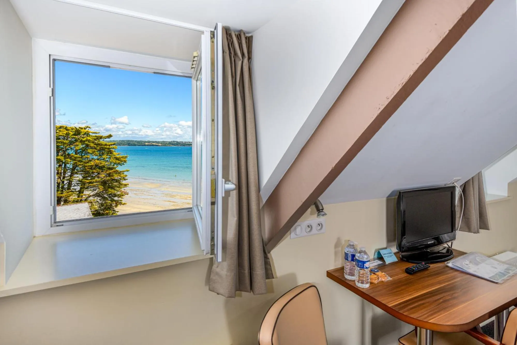 Sea view in Logis Hotel Belle-Vue