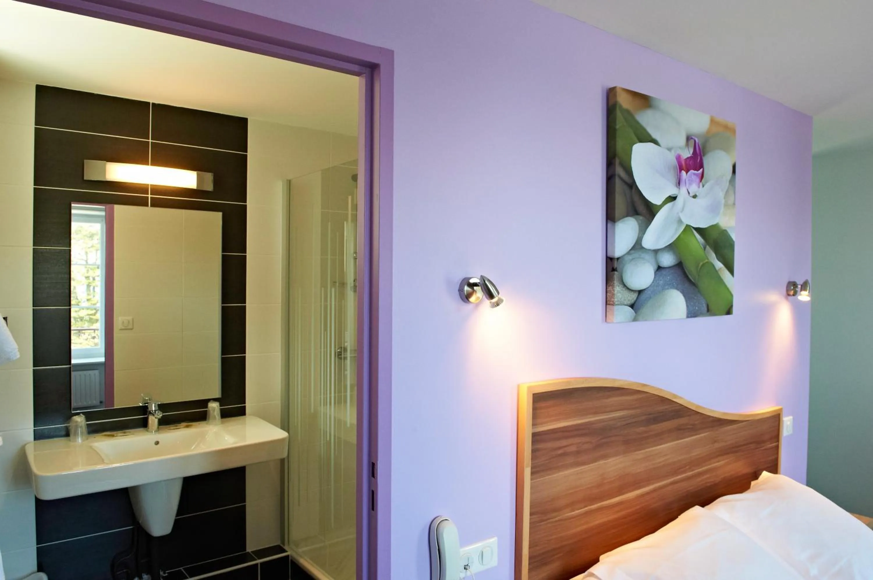 Sea view, Bed in Logis Hotel Belle-Vue