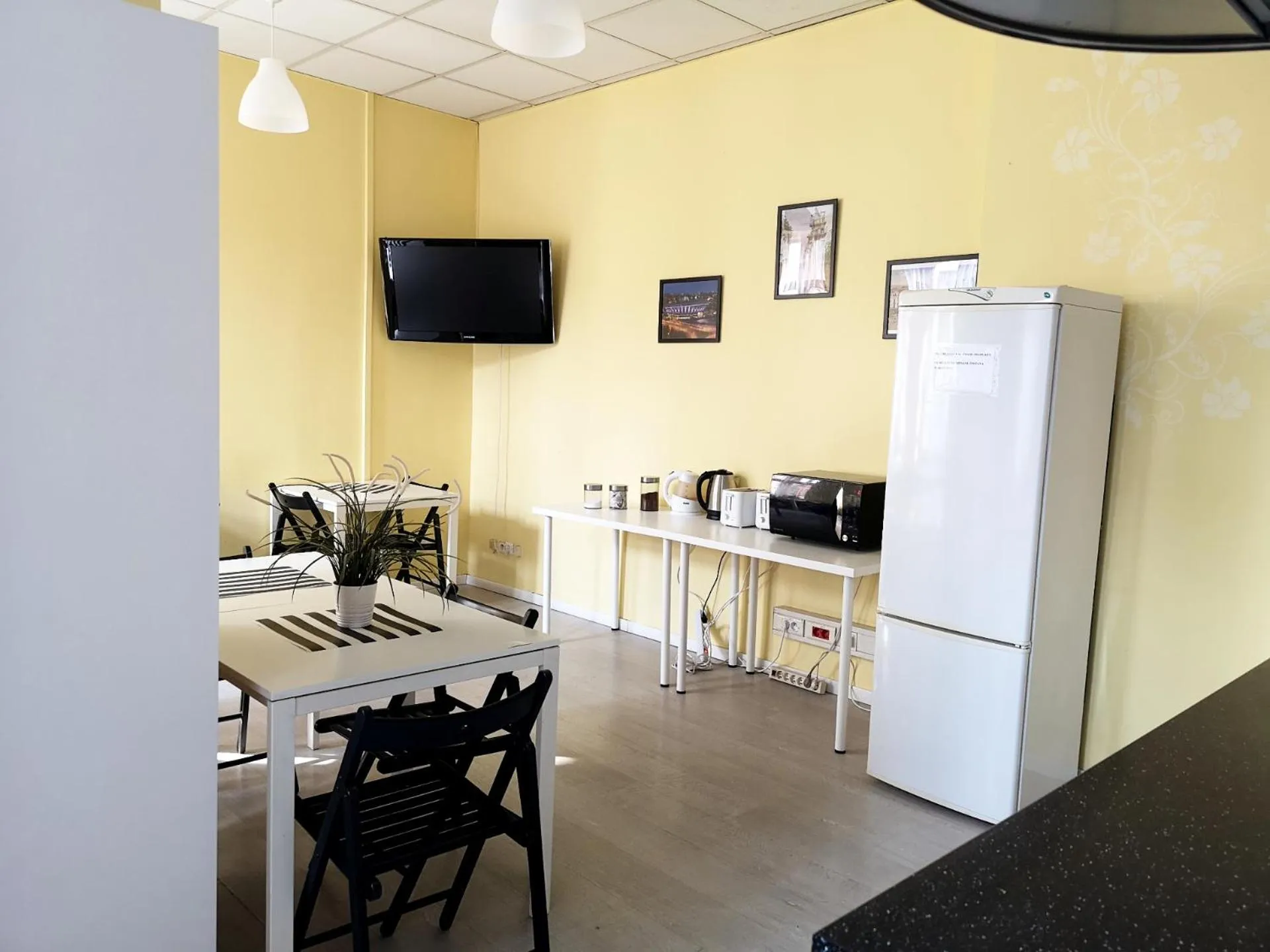 Kitchen or kitchenette in Hostel Kamienica Rynek 7