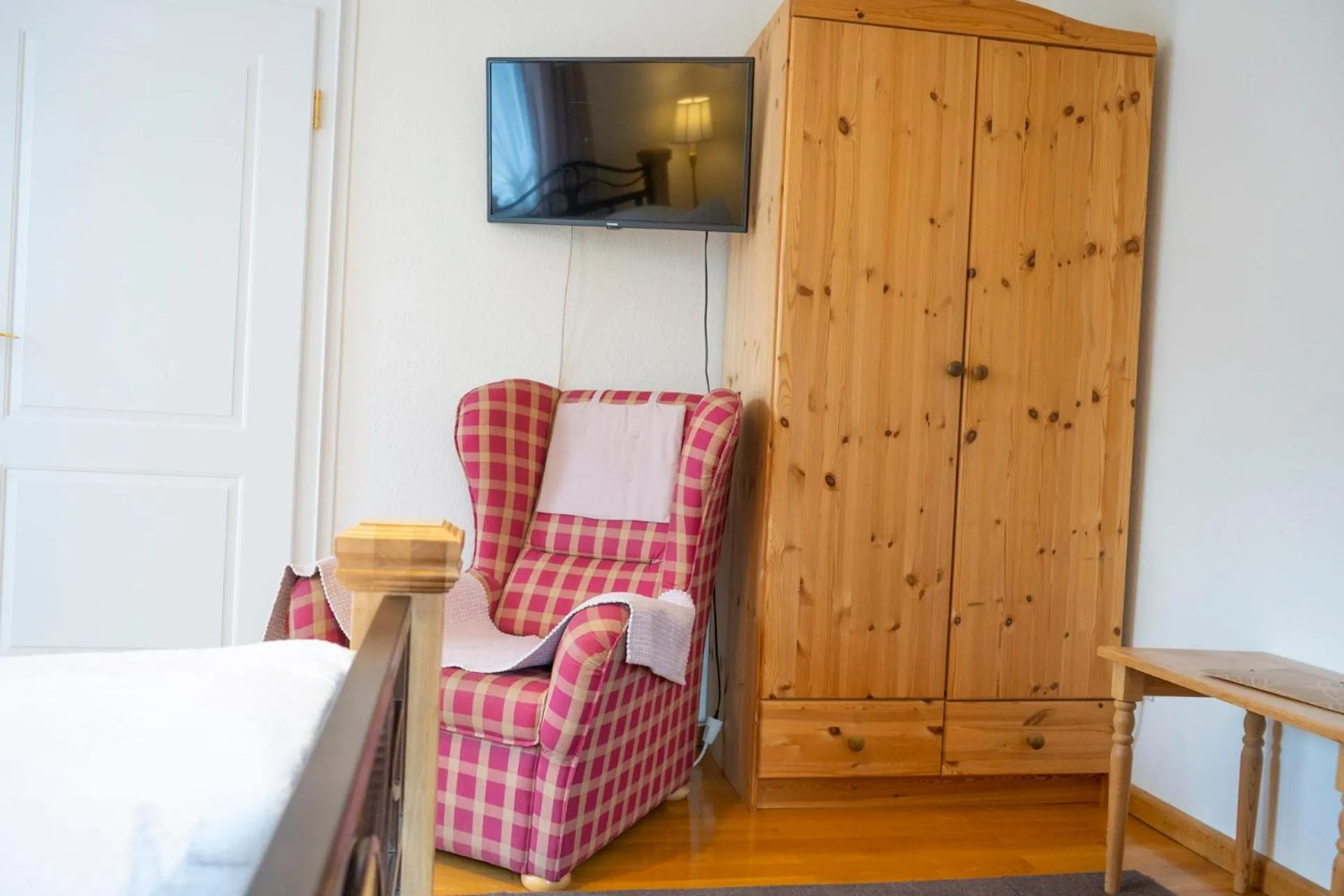 Communal lounge/ TV room, Bed in NATURION Hotel Hinterzarten